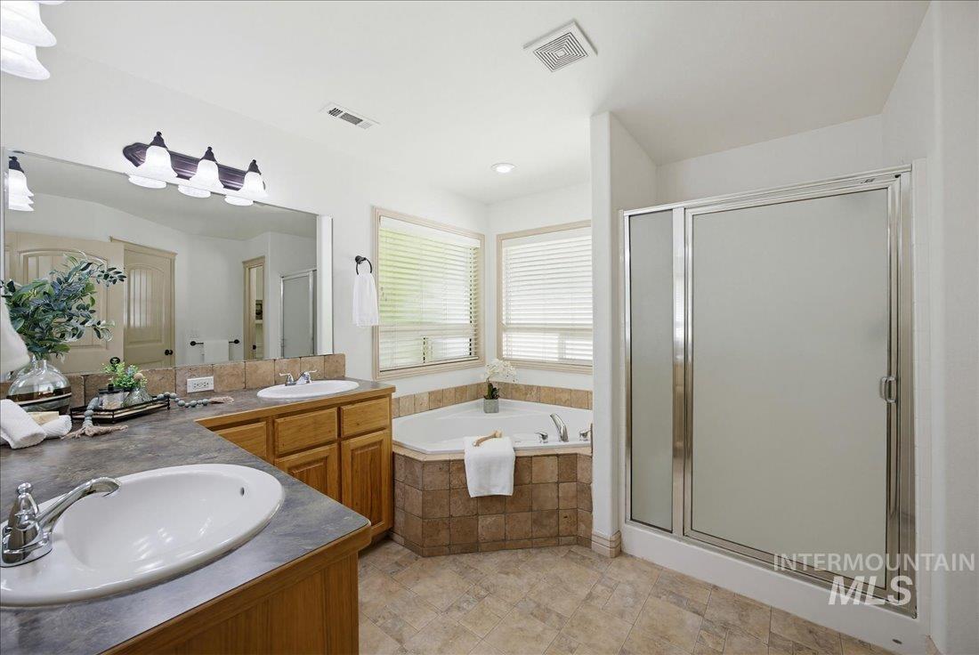 14357 N Acapulco Way, Nampa, Idaho 83651, 3 Bedrooms, 2 Bathrooms, Residential For Sale, Price $419,900, 98987493