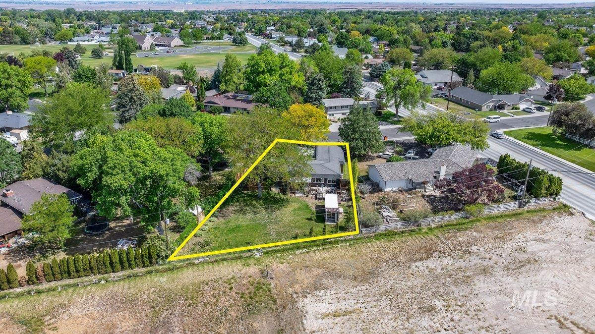 2174 Hillcrest Drive, Twin Falls, Idaho 83301, 4 Bedrooms, 2 Bathrooms, Residential For Sale, Price $495,000, 98987497