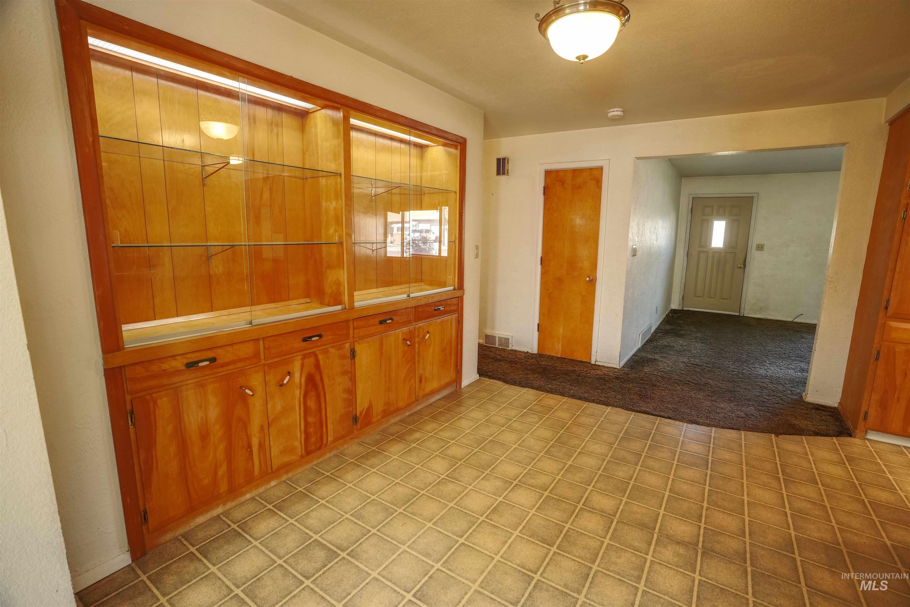 228 S Westwood, Nampa, Idaho 83686, 3 Bedrooms, 2 Bathrooms, Residential For Sale, Price $350,000, 98987500