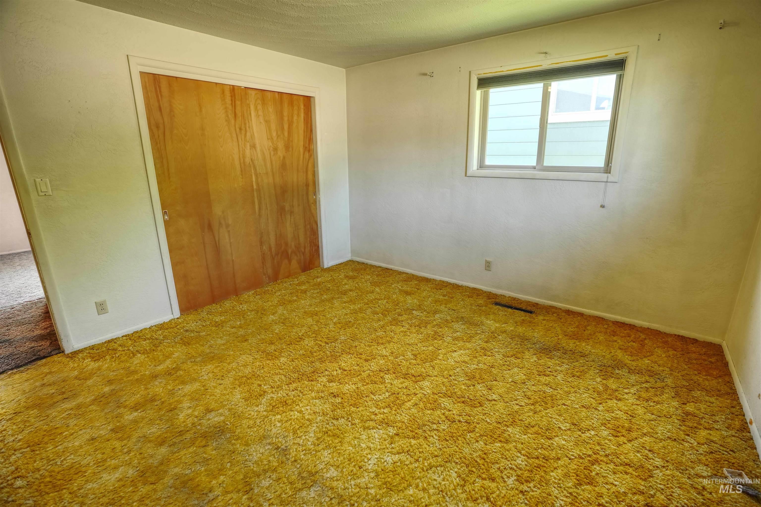 228 S Westwood, Nampa, Idaho 83686, 3 Bedrooms, 2 Bathrooms, Residential For Sale, Price $350,000, 98987500
