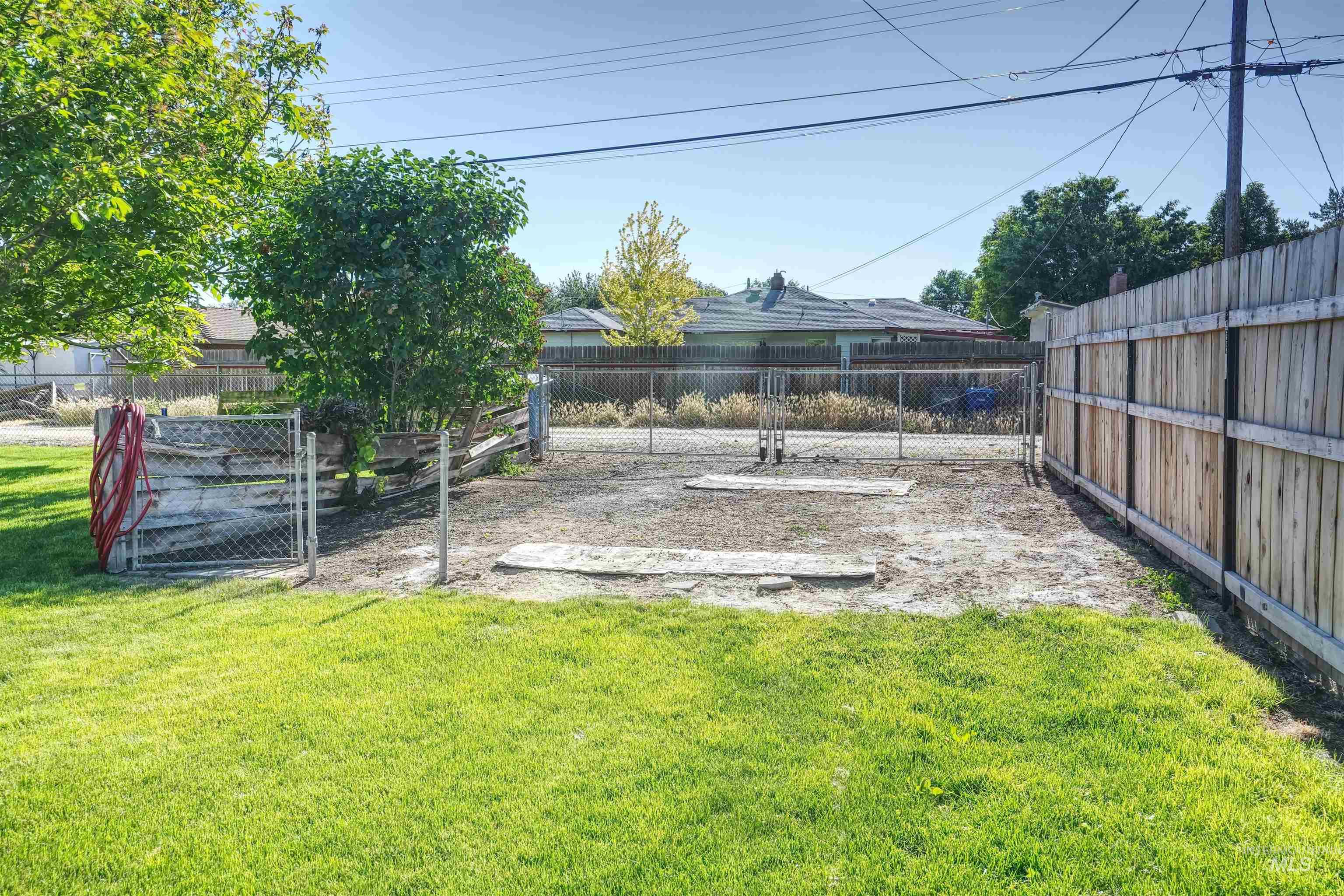 228 S Westwood, Nampa, Idaho 83686, 3 Bedrooms, 2 Bathrooms, Residential For Sale, Price $350,000, 98987500