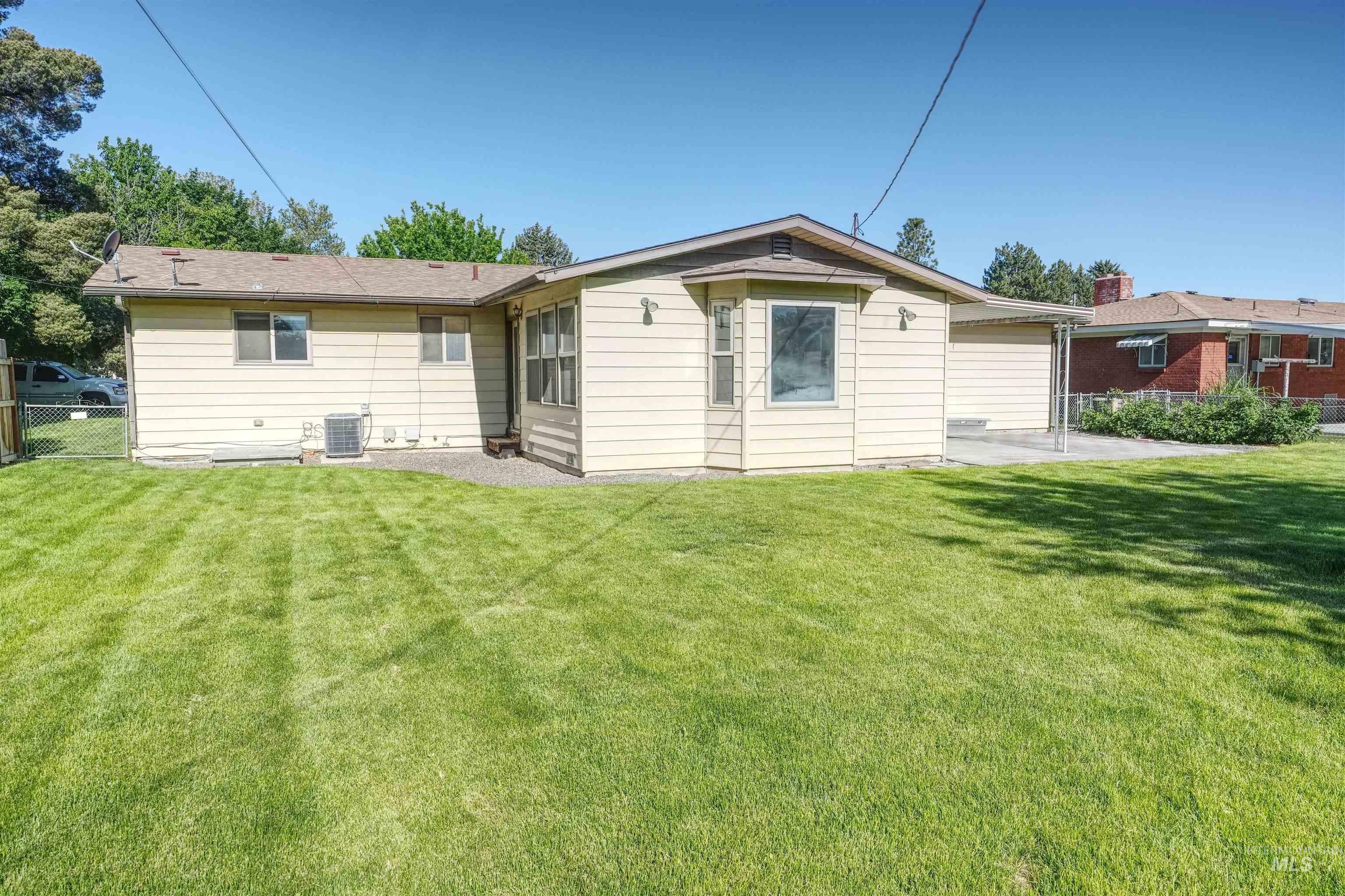 228 S Westwood, Nampa, Idaho 83686, 3 Bedrooms, 2 Bathrooms, Residential For Sale, Price $350,000, 98987500