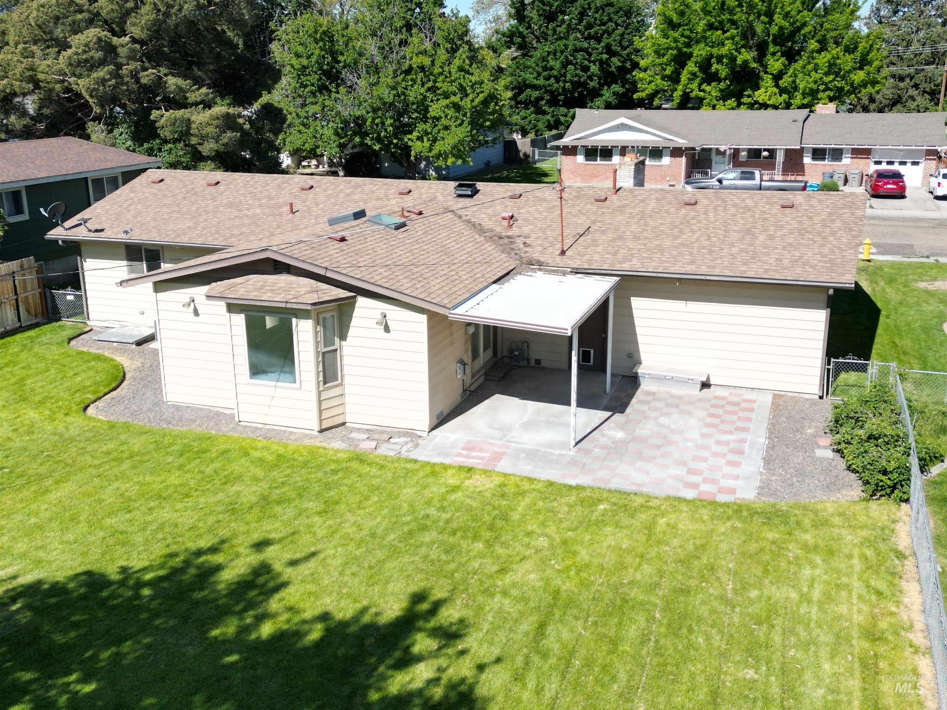 228 S Westwood, Nampa, Idaho 83686, 3 Bedrooms, 2 Bathrooms, Residential For Sale, Price $350,000, 98987500