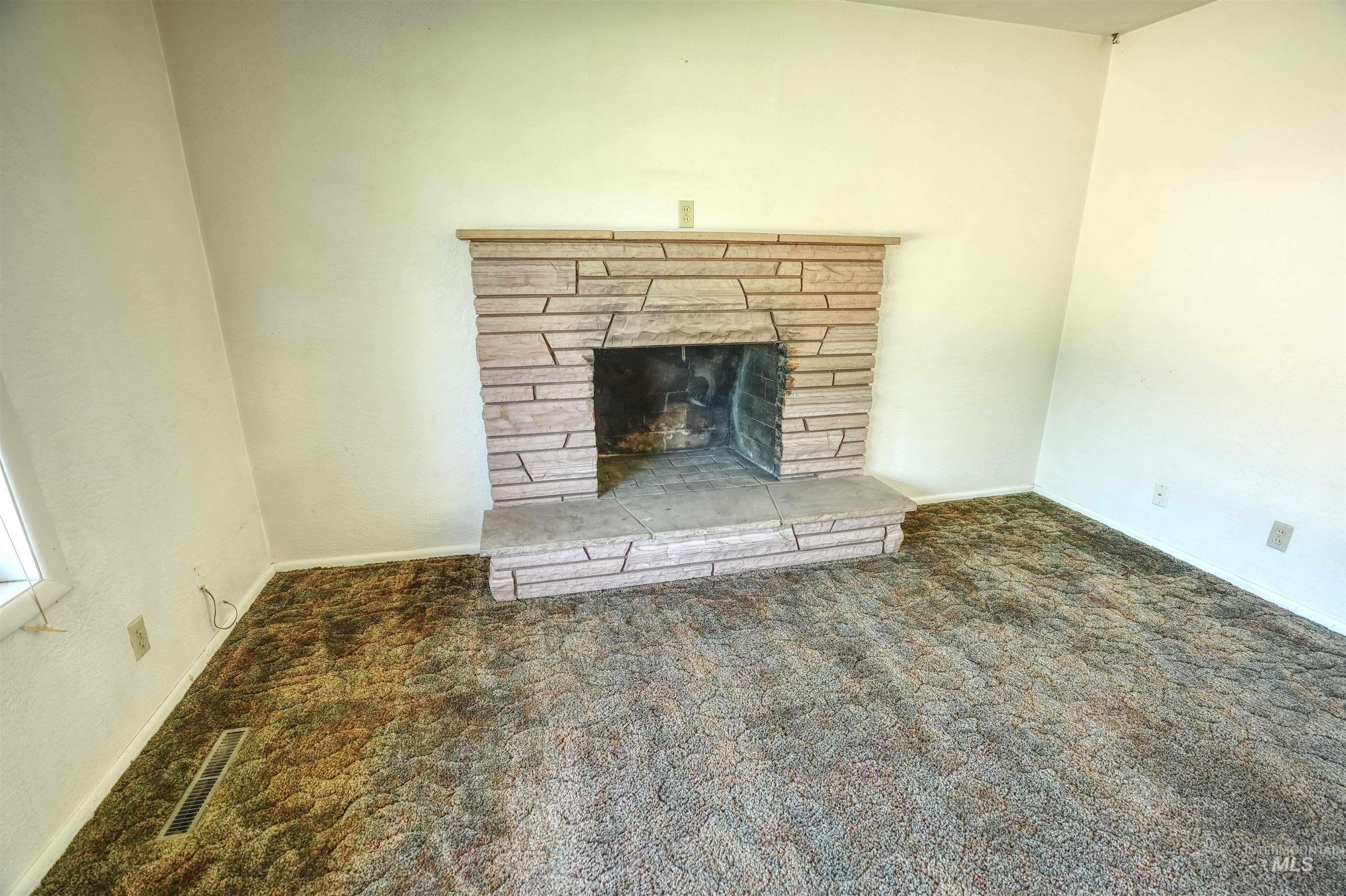 228 S Westwood, Nampa, Idaho 83686, 3 Bedrooms, 2 Bathrooms, Residential For Sale, Price $350,000, 98987500