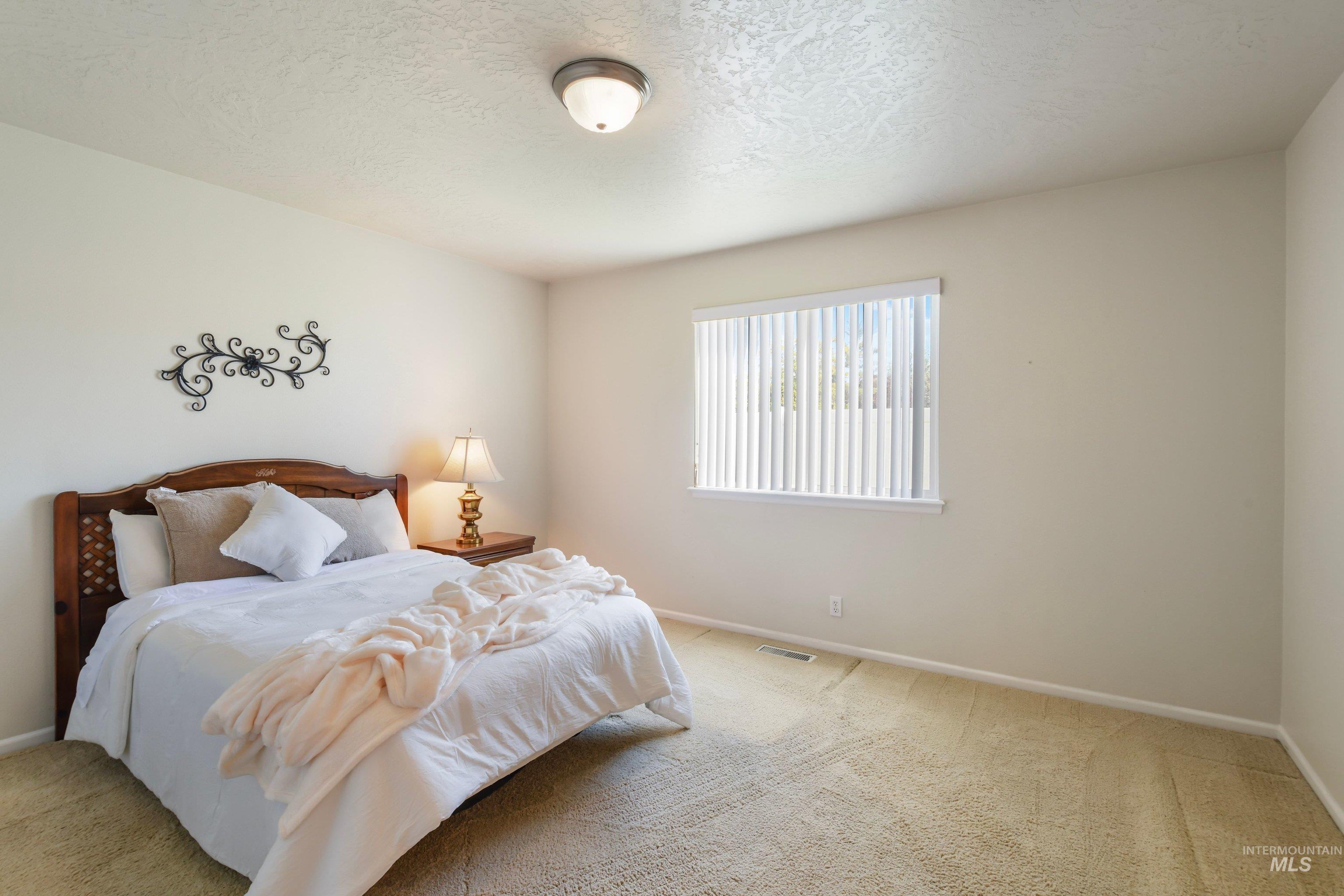 1307 E Willowbrook, Meridian, Idaho 83642, 3 Bedrooms, 2 Bathrooms, Residential For Sale, Price $379,900, 98987503