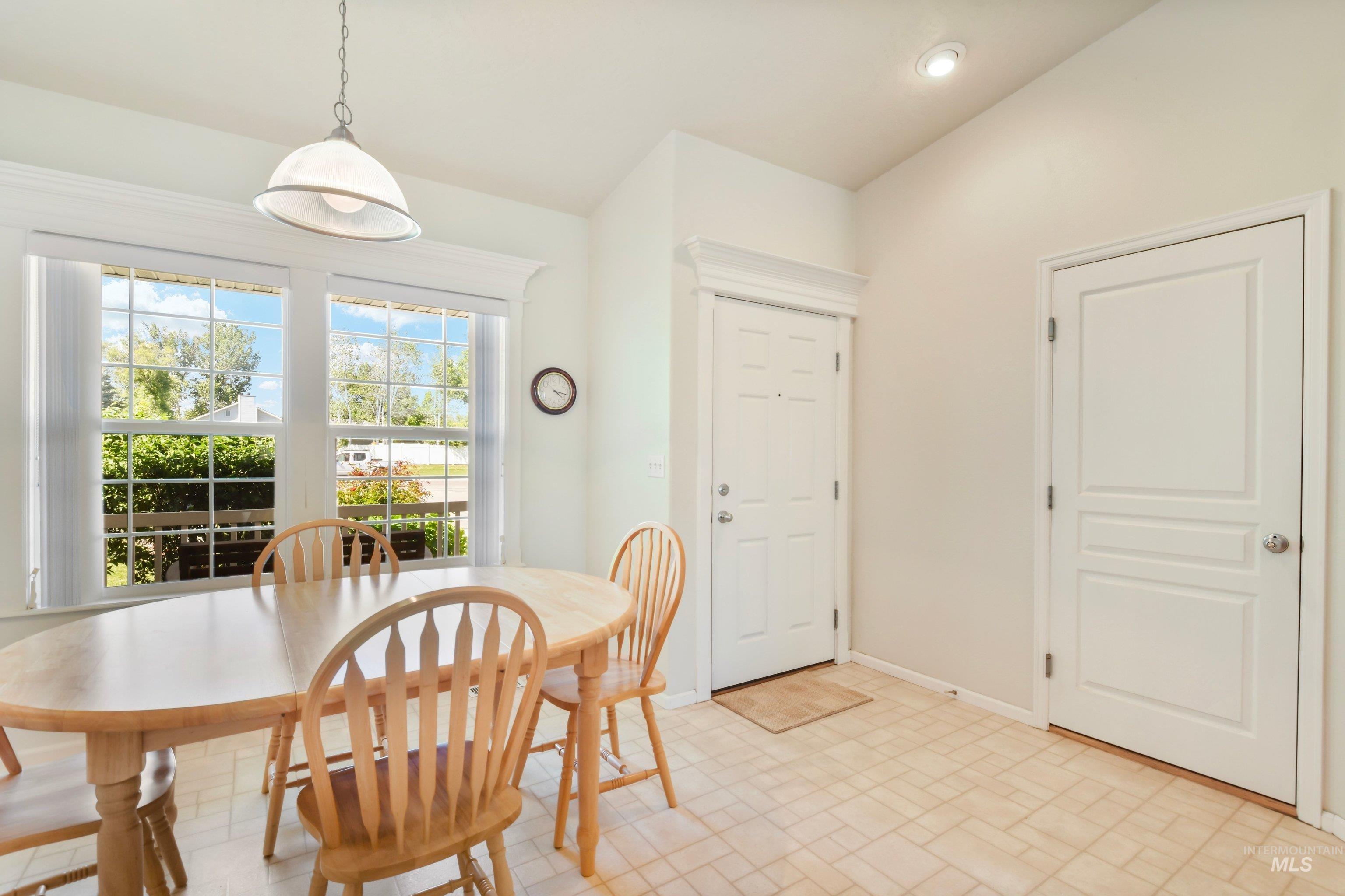1307 E Willowbrook, Meridian, Idaho 83642, 3 Bedrooms, 2 Bathrooms, Residential For Sale, Price $379,900, 98987503