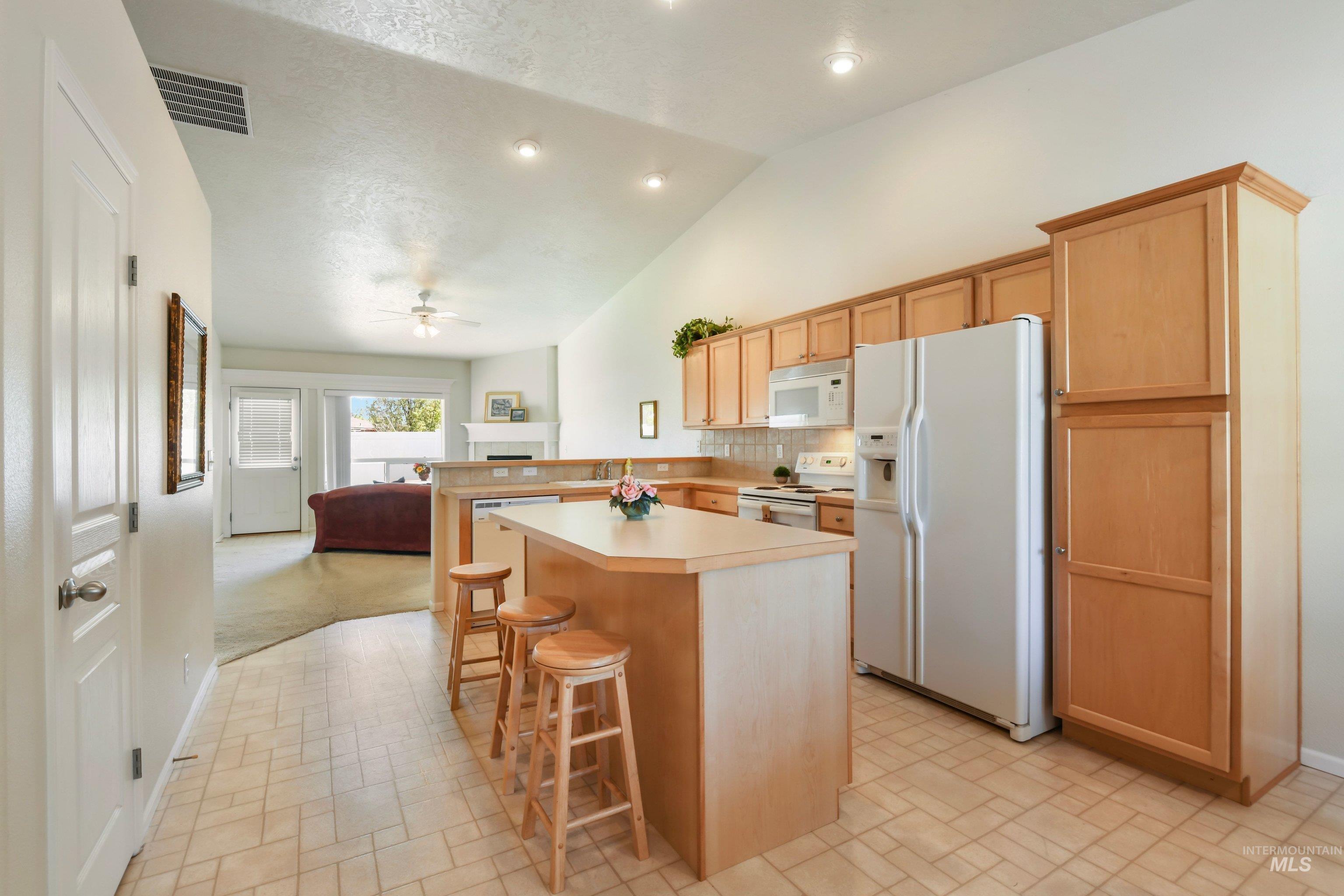 1307 E Willowbrook, Meridian, Idaho 83642, 3 Bedrooms, 2 Bathrooms, Residential For Sale, Price $379,900, 98987503