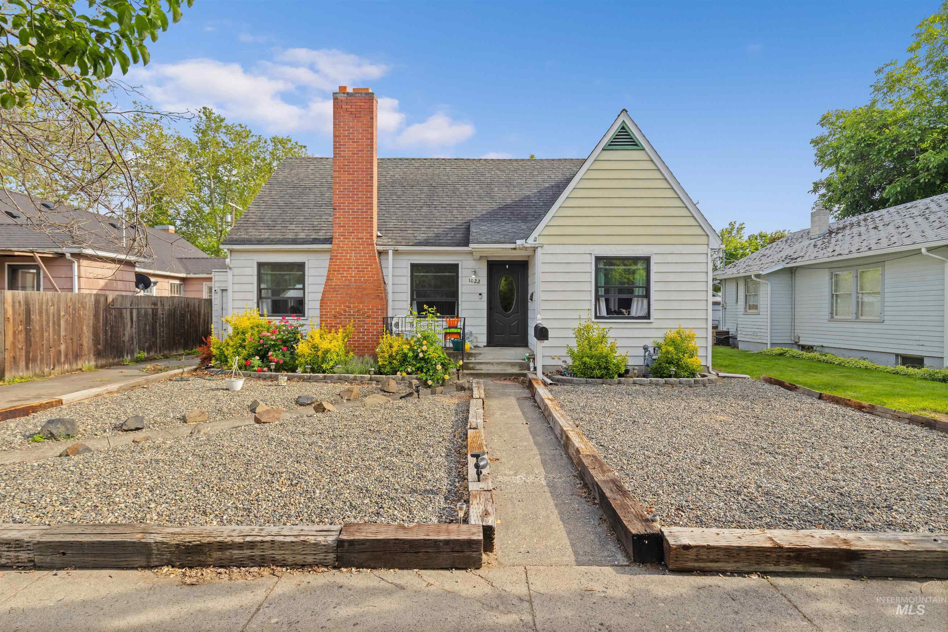 1022 10th Ave, Lewiston, Idaho 83501, 4 Bedrooms, 2 Bathrooms, Residential For Sale, Price $375,000, 98987504