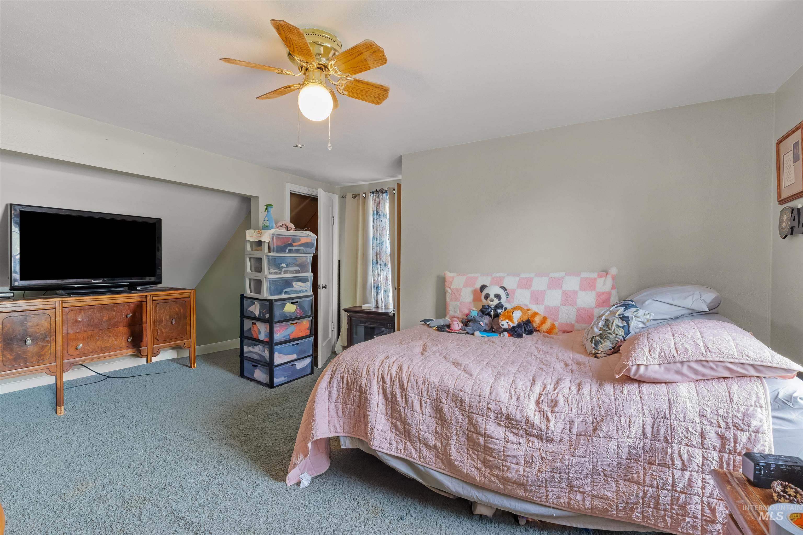 1022 10th Ave, Lewiston, Idaho 83501, 4 Bedrooms, 2 Bathrooms, Residential For Sale, Price $375,000, 98987504