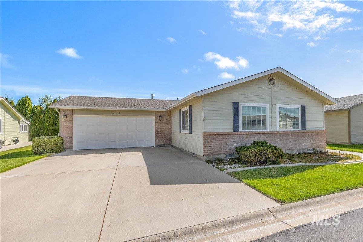 1100 Burnett Dr, Nampa, Idaho 83651, 2 Bedrooms, 2 Bathrooms, Residential For Sale, Price $275,000, 98987506