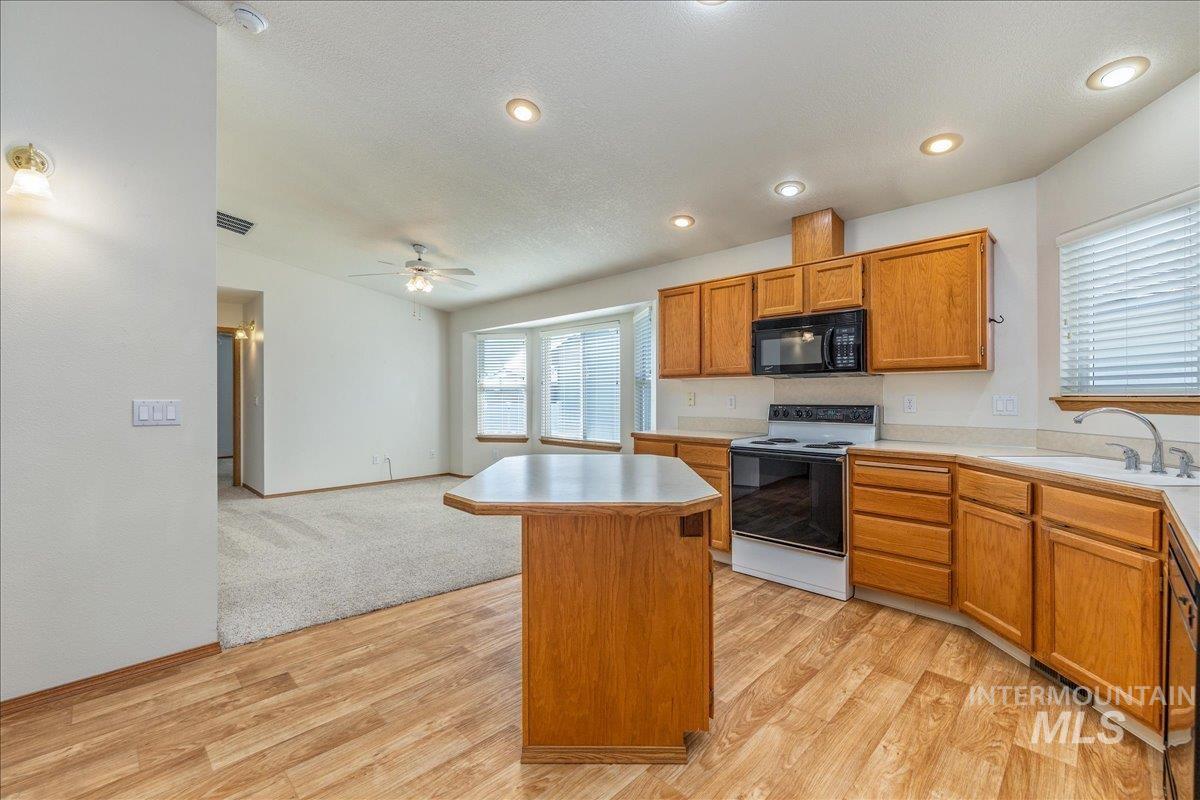 1100 Burnett Dr, Nampa, Idaho 83651, 2 Bedrooms, 2 Bathrooms, Residential For Sale, Price $275,000, 98987506