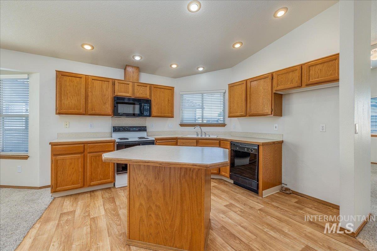 1100 Burnett Dr, Nampa, Idaho 83651, 2 Bedrooms, 2 Bathrooms, Residential For Sale, Price $275,000, 98987506