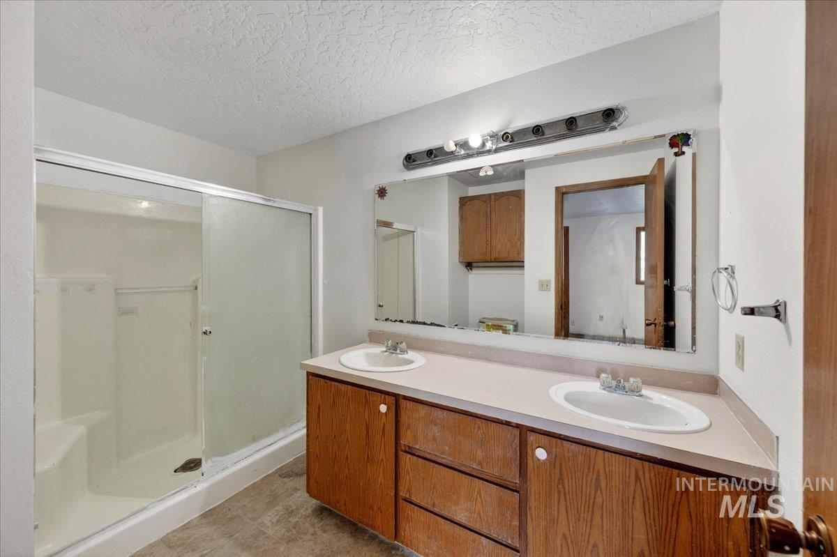108 S Marjorie Ave, Middleton, Idaho 83644, 3 Bedrooms, 2 Bathrooms, Residential For Sale, Price $299,000, 98987508