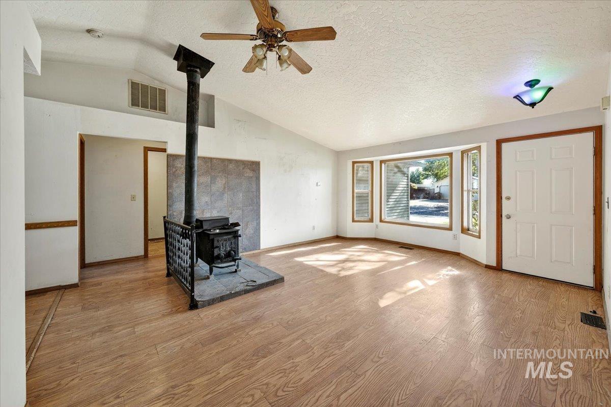 108 S Marjorie Ave, Middleton, Idaho 83644, 3 Bedrooms, 2 Bathrooms, Residential For Sale, Price $299,000, 98987508