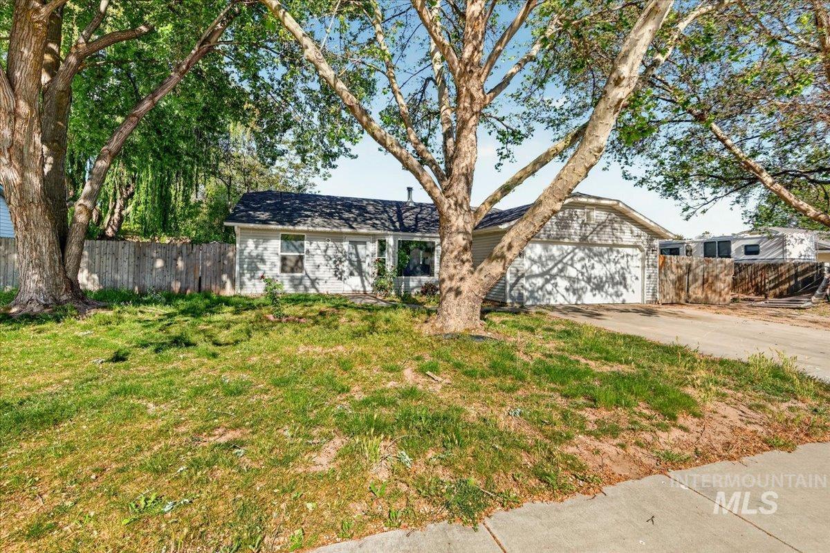 108 S Marjorie Ave, Middleton, Idaho 83644, 3 Bedrooms, 2 Bathrooms, Residential For Sale, Price $299,000, 98987508