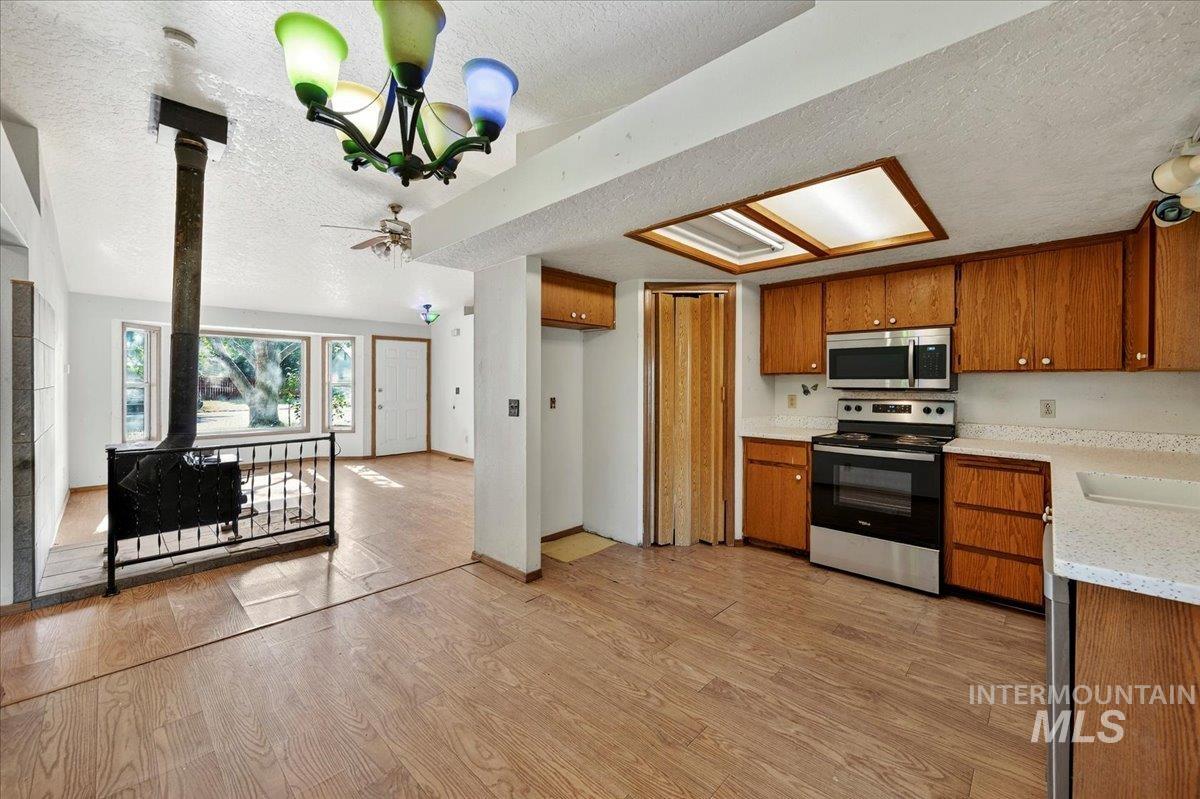 108 S Marjorie Ave, Middleton, Idaho 83644, 3 Bedrooms, 2 Bathrooms, Residential For Sale, Price $299,000, 98987508