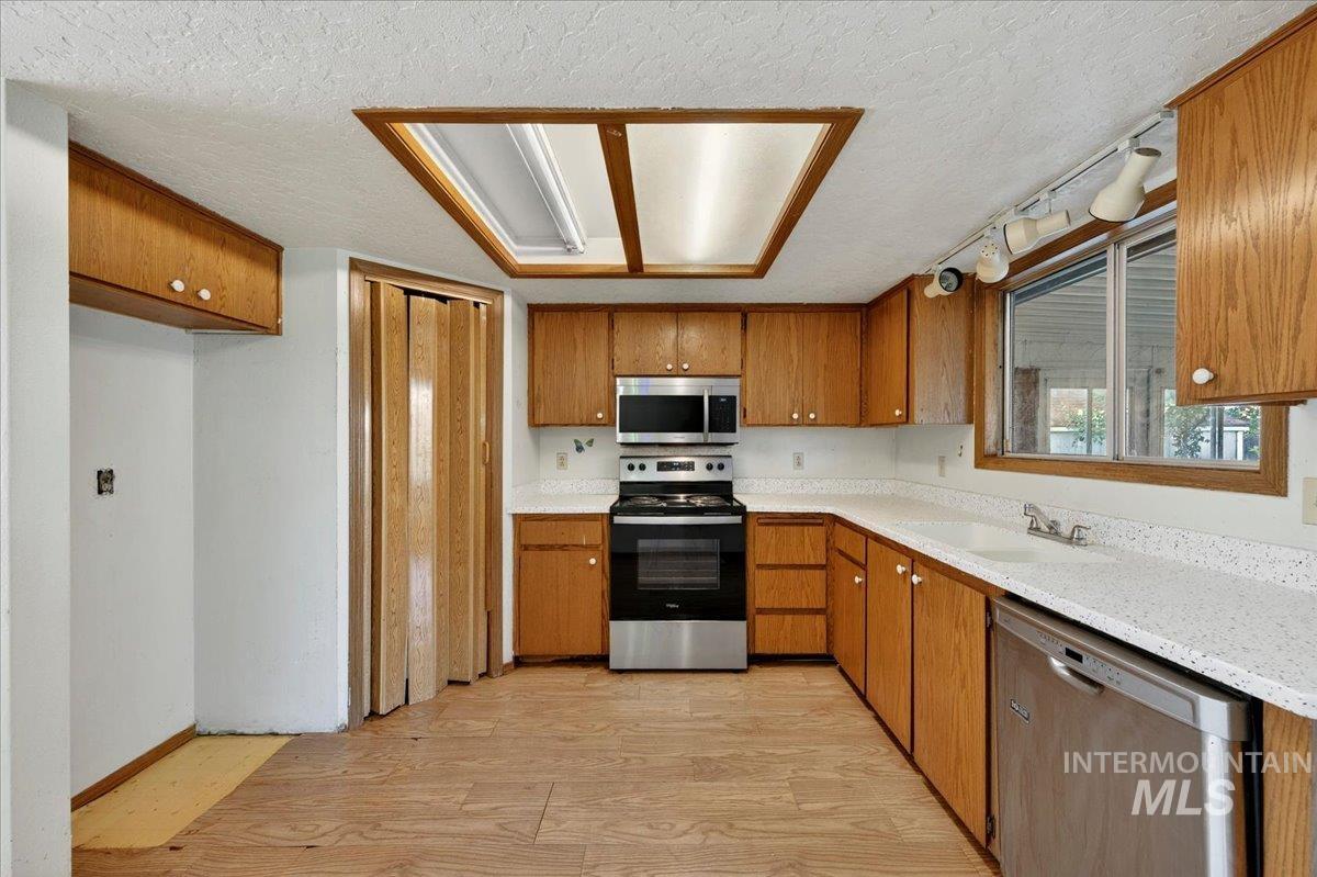 108 S Marjorie Ave, Middleton, Idaho 83644, 3 Bedrooms, 2 Bathrooms, Residential For Sale, Price $299,000, 98987508