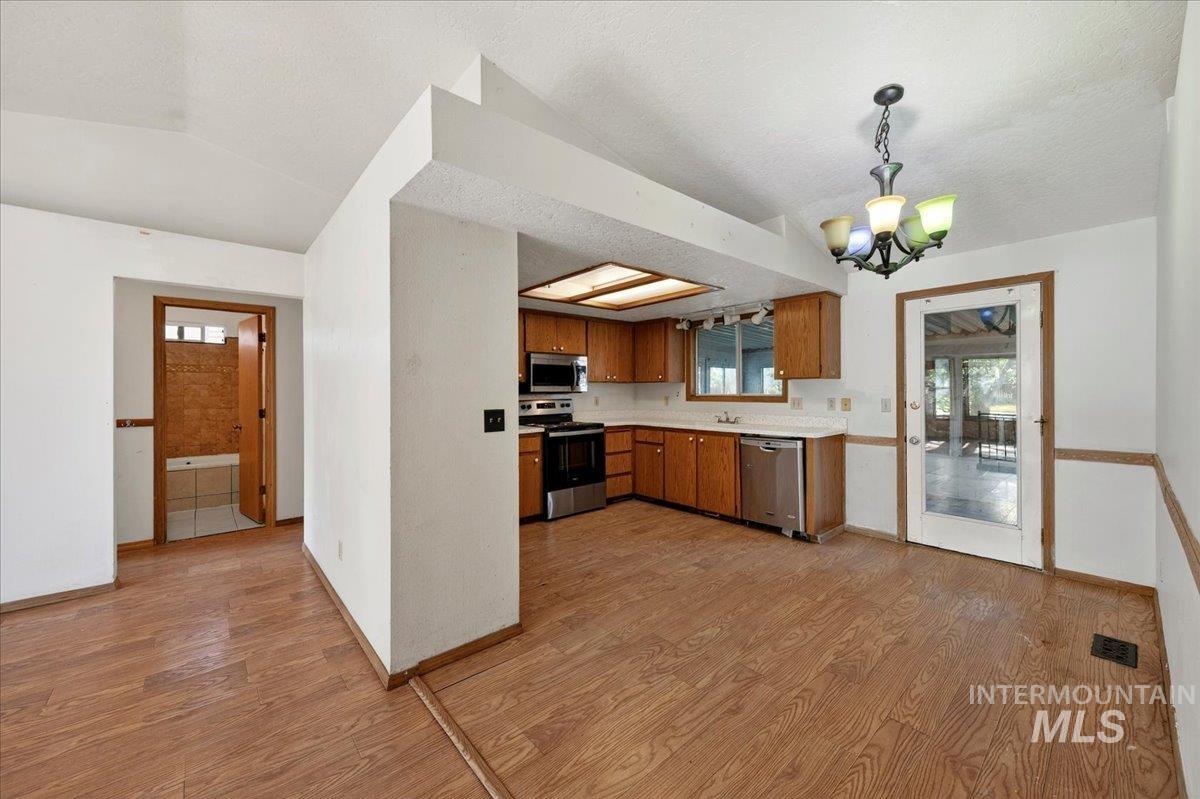 108 S Marjorie Ave, Middleton, Idaho 83644, 3 Bedrooms, 2 Bathrooms, Residential For Sale, Price $299,000, 98987508