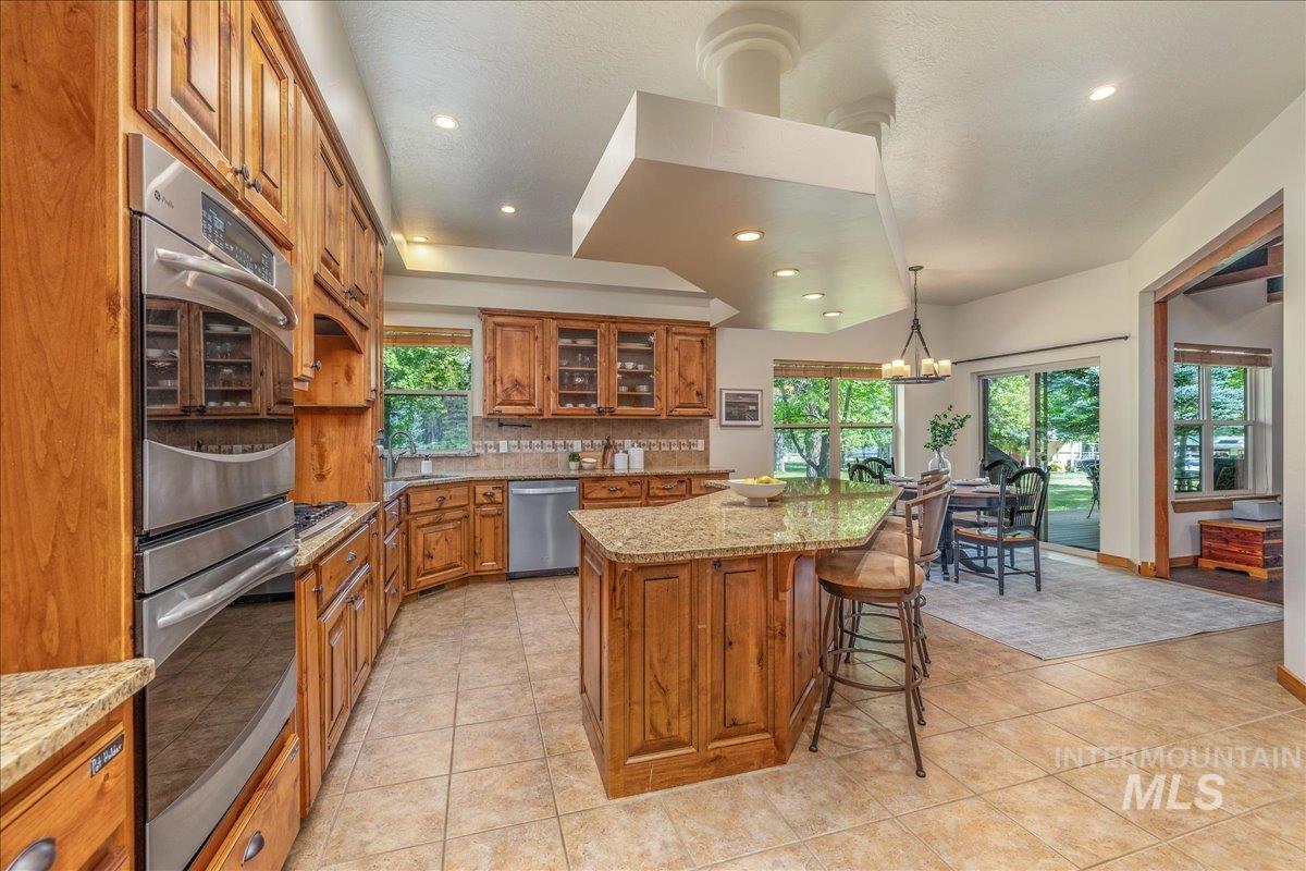 5 Middlefork Circle, Garden Valley, Idaho 83622, 4 Bedrooms, 3.5 Bathrooms, Residential For Sale, Price $1,049,900,MLS 98987512