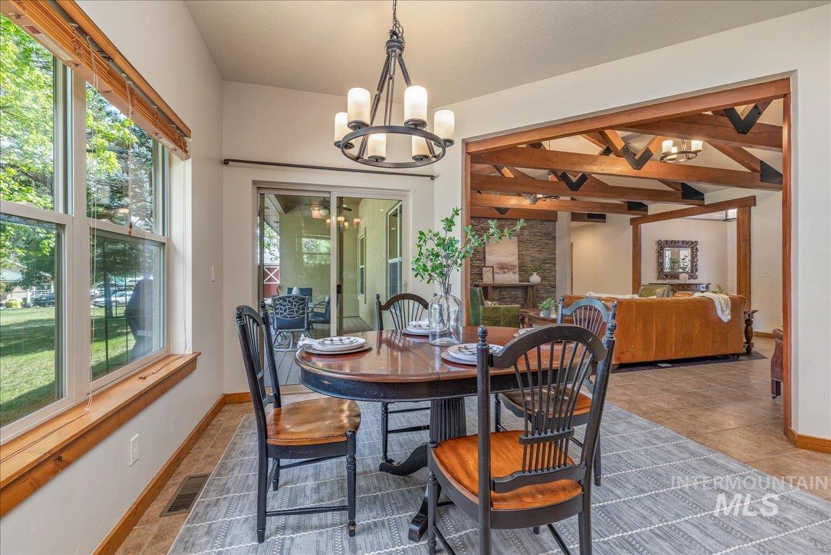 5 Middlefork Circle, Garden Valley, Idaho 83622, 4 Bedrooms, 3.5 Bathrooms, Residential For Sale, Price $1,049,900,MLS 98987512