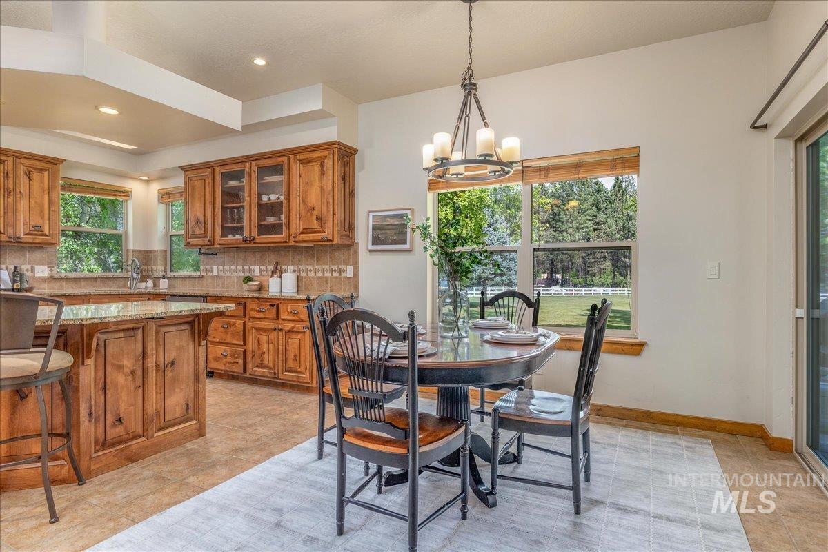 5 Middlefork Circle, Garden Valley, Idaho 83622, 4 Bedrooms, 3.5 Bathrooms, Residential For Sale, Price $1,049,900,MLS 98987512