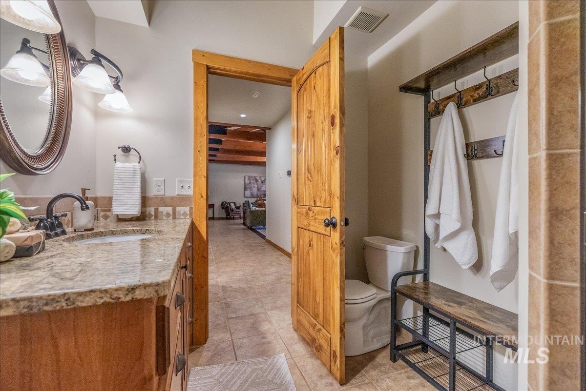 5 Middlefork Circle, Garden Valley, Idaho 83622, 4 Bedrooms, 3.5 Bathrooms, Residential For Sale, Price $1,099,900, 98987512