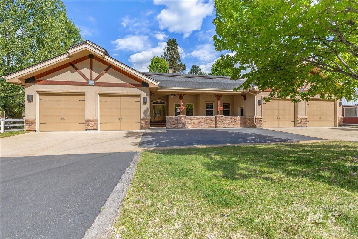 5 Middlefork Circle, Garden Valley, Idaho 83622, 4 Bedrooms, 3.5 Bathrooms, Residential For Sale, Price $1,099,900, 98987512