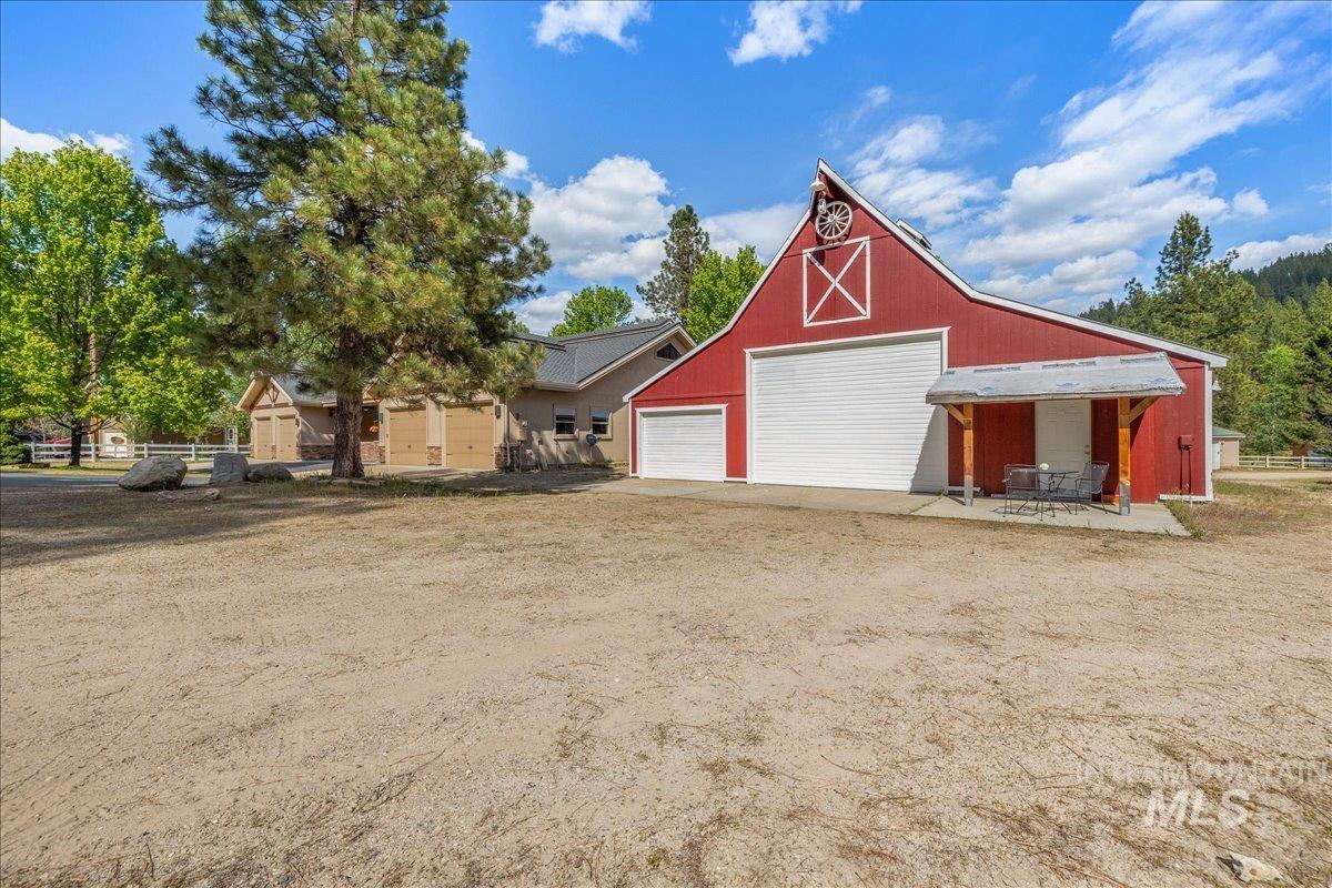 5 Middlefork Circle, Garden Valley, Idaho 83622, 4 Bedrooms, 3.5 Bathrooms, Residential For Sale, Price $1,049,900,MLS 98987512