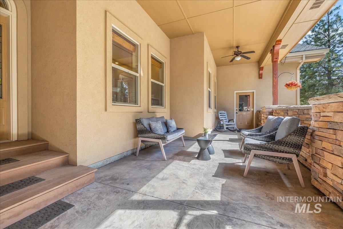 5 Middlefork Circle, Garden Valley, Idaho 83622, 4 Bedrooms, 3.5 Bathrooms, Residential For Sale, Price $1,099,900, 98987512