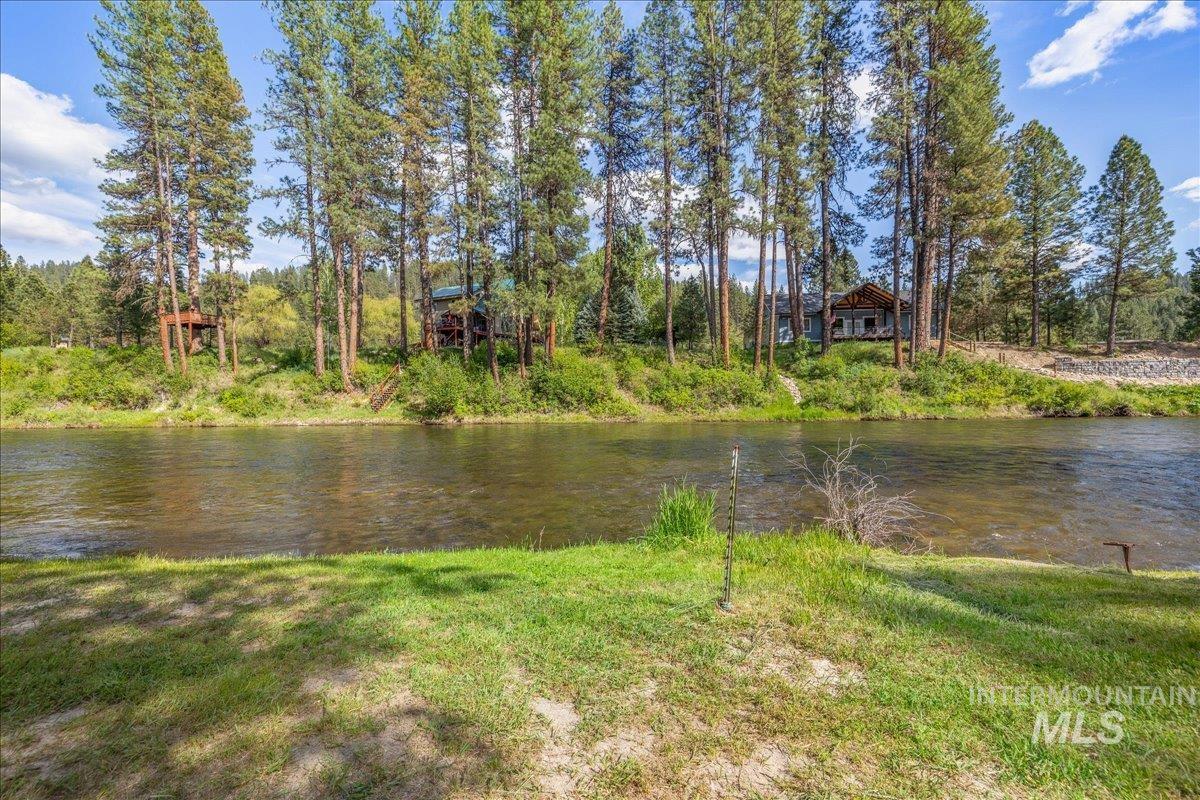 5 Middlefork Circle, Garden Valley, Idaho 83622, 4 Bedrooms, 3.5 Bathrooms, Residential For Sale, Price $1,049,900,MLS 98987512