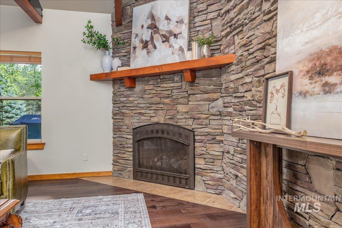 5 Middlefork Circle, Garden Valley, Idaho 83622, 4 Bedrooms, 3.5 Bathrooms, Residential For Sale, Price $1,049,900,MLS 98987512