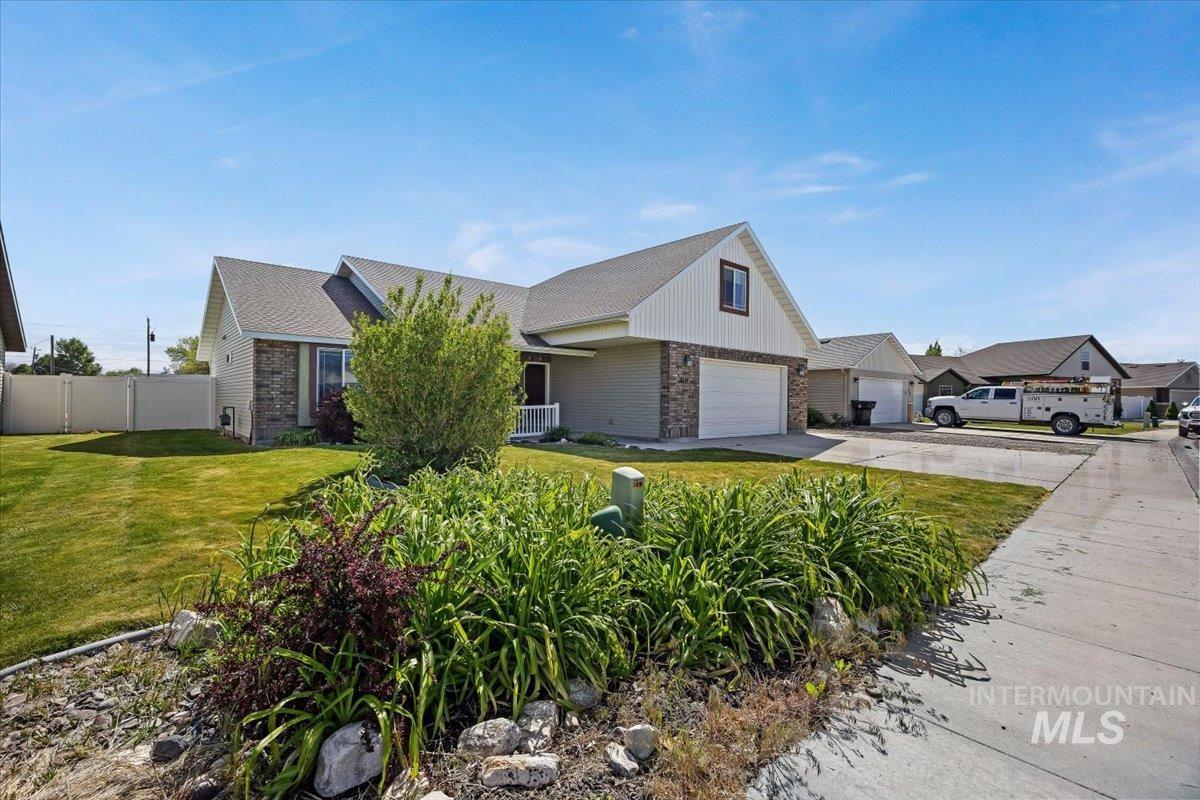 2619 Denali, Burley, Idaho 83318, 4 Bedrooms, 2.5 Bathrooms, Residential For Sale, Price $389,000, 98987521