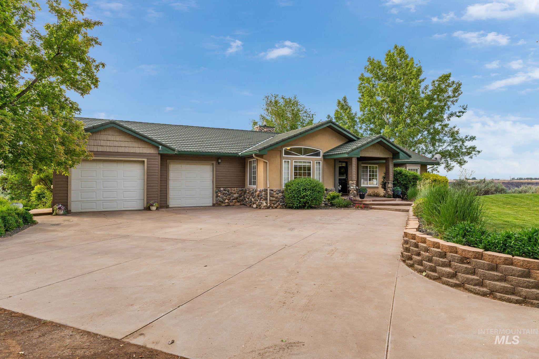 1750 E 4550 N, Buhl, Idaho 83316, 4 Bedrooms, 3 Bathrooms, Residential For Sale, Price $1,470,000,MLS 98987522