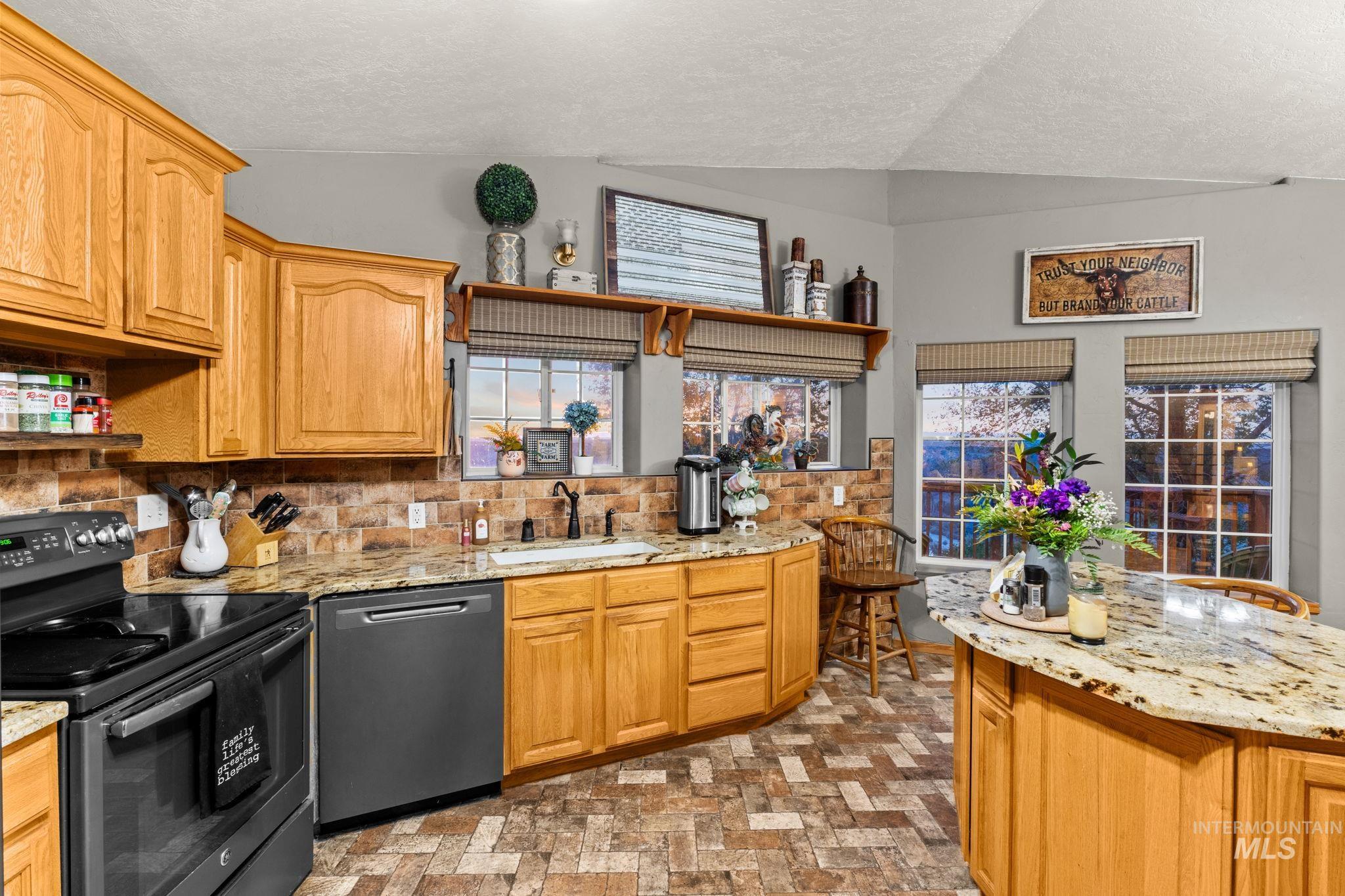 1750 E 4550 N, Buhl, Idaho 83316, 4 Bedrooms, 3 Bathrooms, Residential For Sale, Price $1,570,000,MLS 98987522