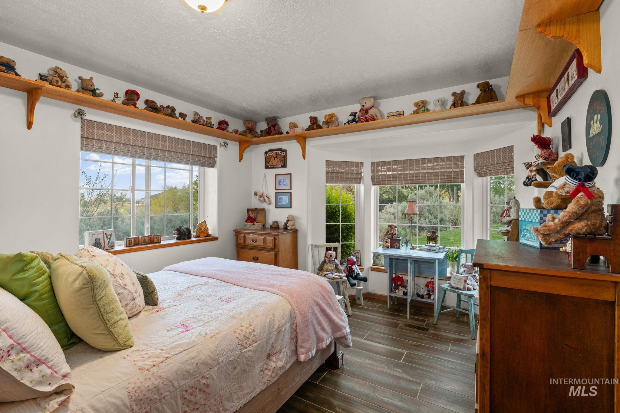 1750 E 4550 N, Buhl, Idaho 83316, 4 Bedrooms, 3 Bathrooms, Residential For Sale, Price $1,470,000,MLS 98987522
