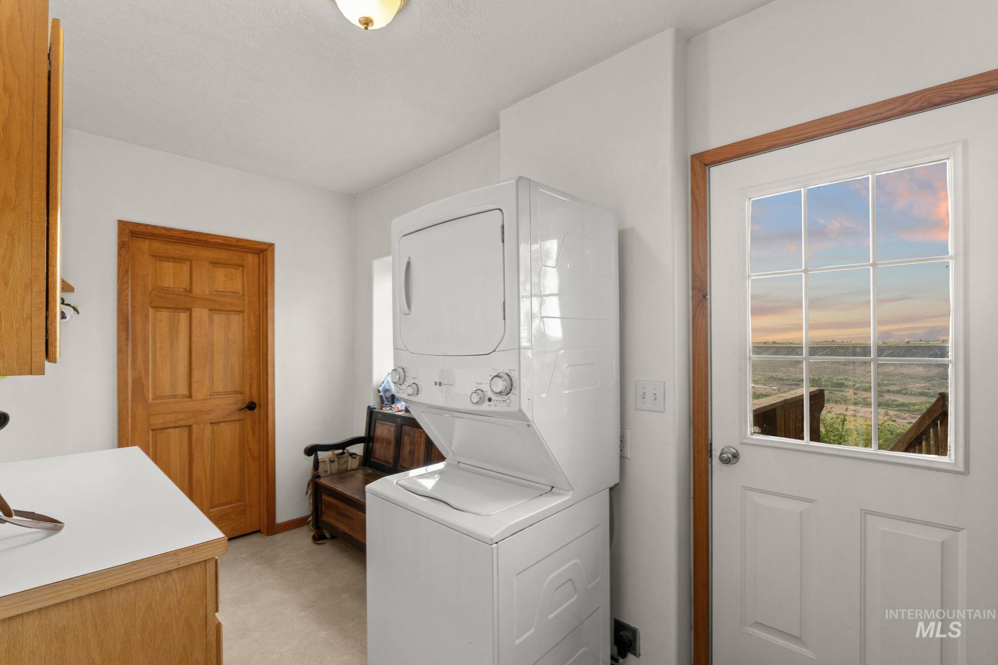 1750 E 4550 N, Buhl, Idaho 83316, 4 Bedrooms, 3 Bathrooms, Residential For Sale, Price $1,570,000,MLS 98987522