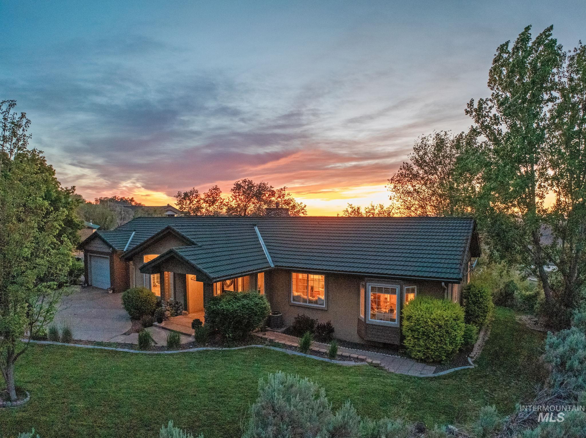 1750 E 4550 N, Buhl, Idaho 83316, 4 Bedrooms, 3 Bathrooms, Residential For Sale, Price $1,570,000,MLS 98987522