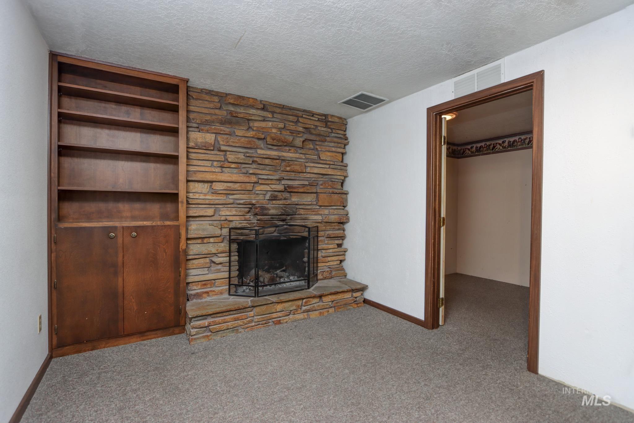 3702 N Cole Road, Boise, Idaho 83704, 4 Bedrooms, 2.5 Bathrooms, Residential For Sale, Price $335,000, 98987523