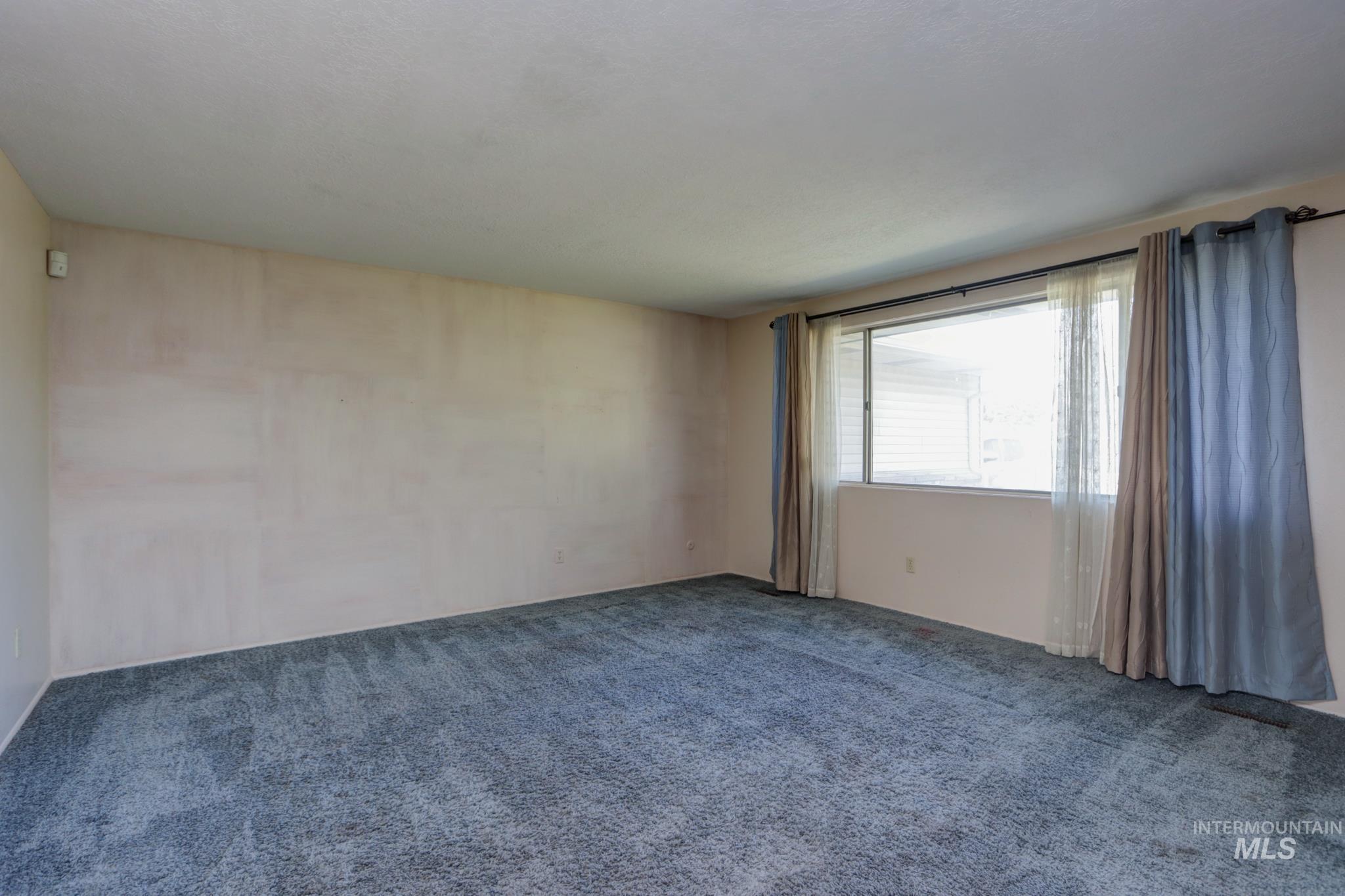 3702 N Cole Road, Boise, Idaho 83704, 4 Bedrooms, 2.5 Bathrooms, Residential For Sale, Price $335,000, 98987523