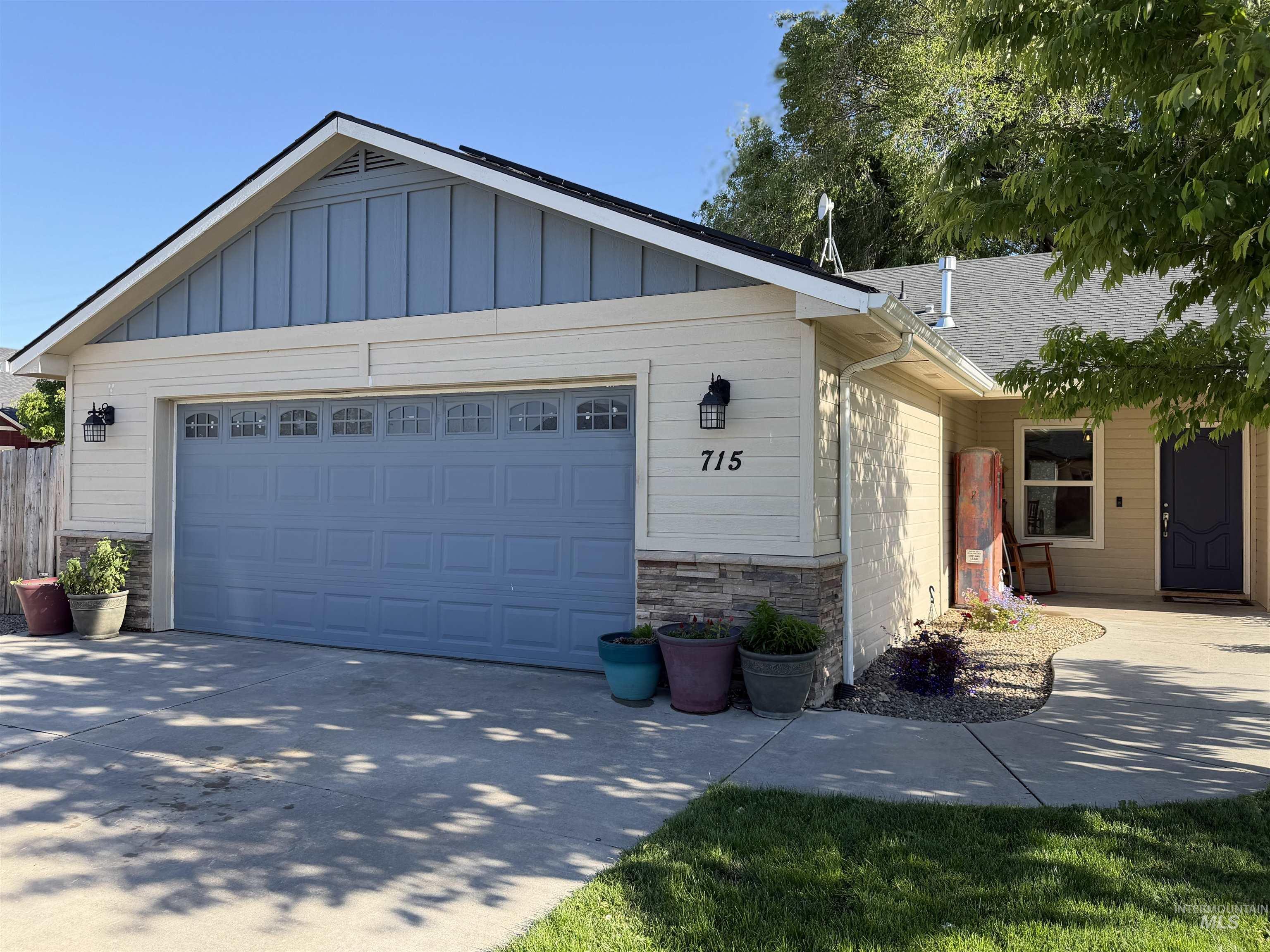 715 S Florence Ct., Nampa, Idaho 83686-6483, 3 Bedrooms, 2 Bathrooms, Residential For Sale, Price $398,000, 98987527