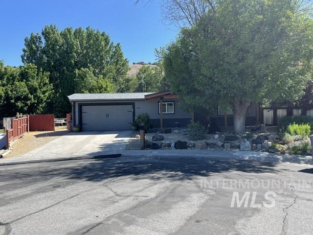 4400 W Castlebar Drive, Boise, Idaho 83703, 3 Bedrooms, 2 Bathrooms, Residential For Sale, Price $649,900, 98987529