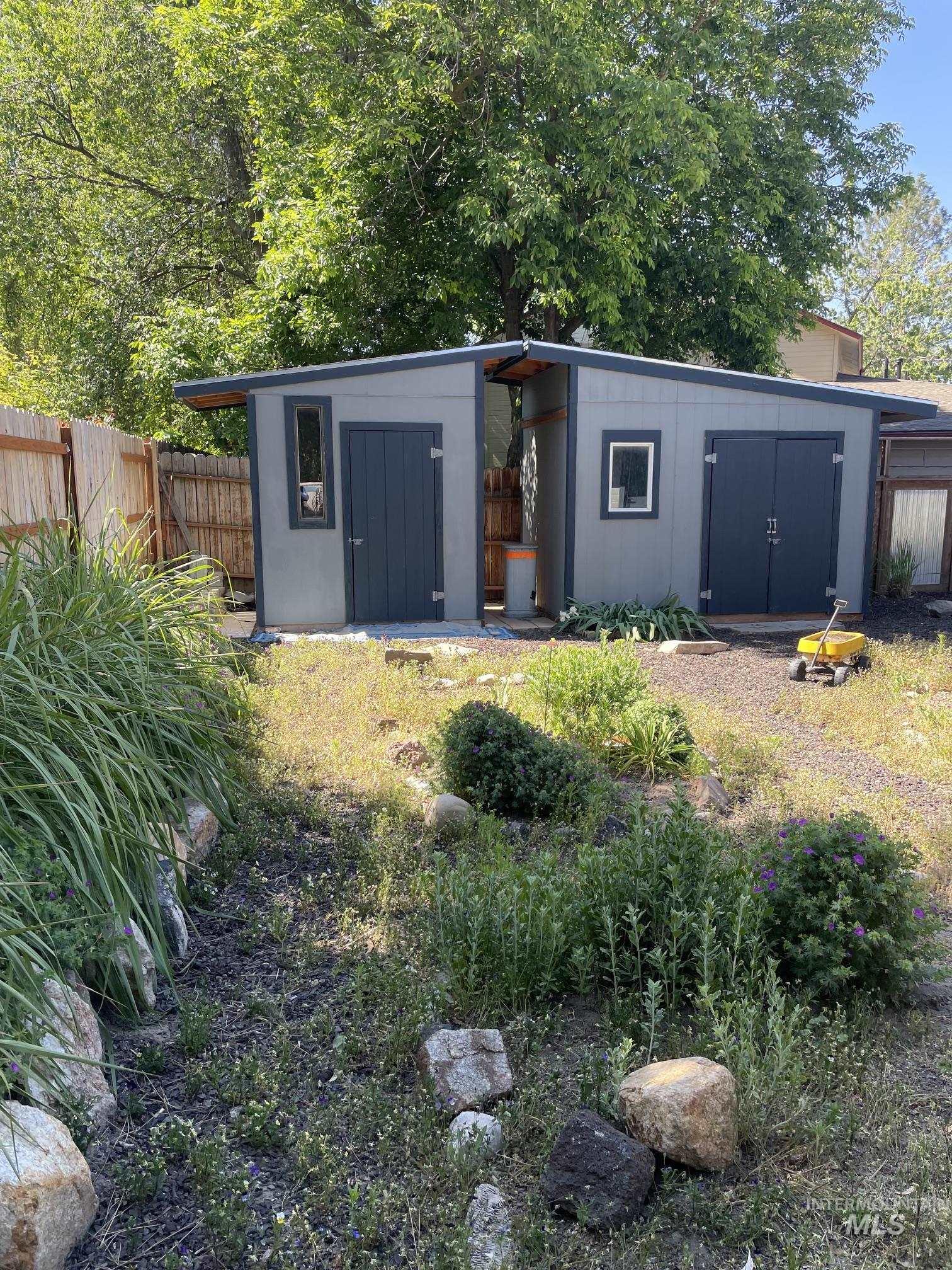 4400 W Castlebar Drive, Boise, Idaho 83703, 3 Bedrooms, 2 Bathrooms, Residential For Sale, Price $649,900, 98987529