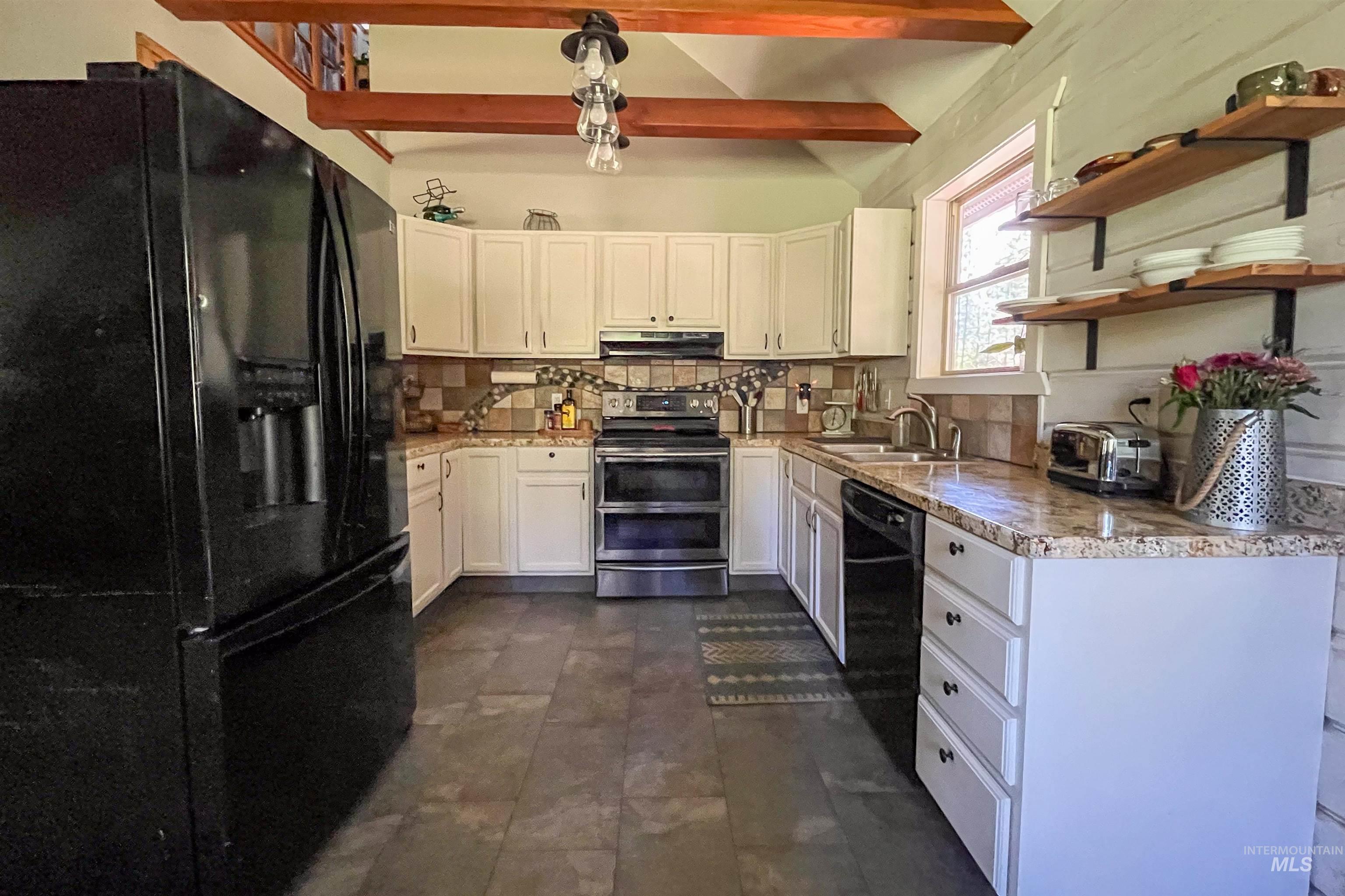 131 Valley High Rd., Garden Valley, Idaho 83622, 3 Bedrooms, 2 Bathrooms, Residential For Sale, Price $675,000, 98987530