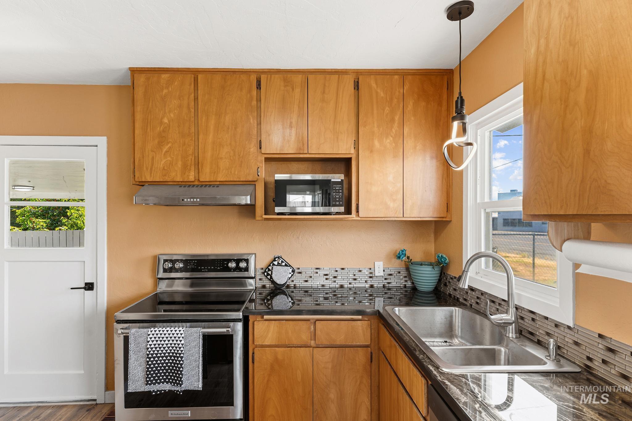 619 Thain Road, Lewiston, Idaho 83501, 3 Bedrooms, 2 Bathrooms, Residential For Sale, Price $365,000, 98987531