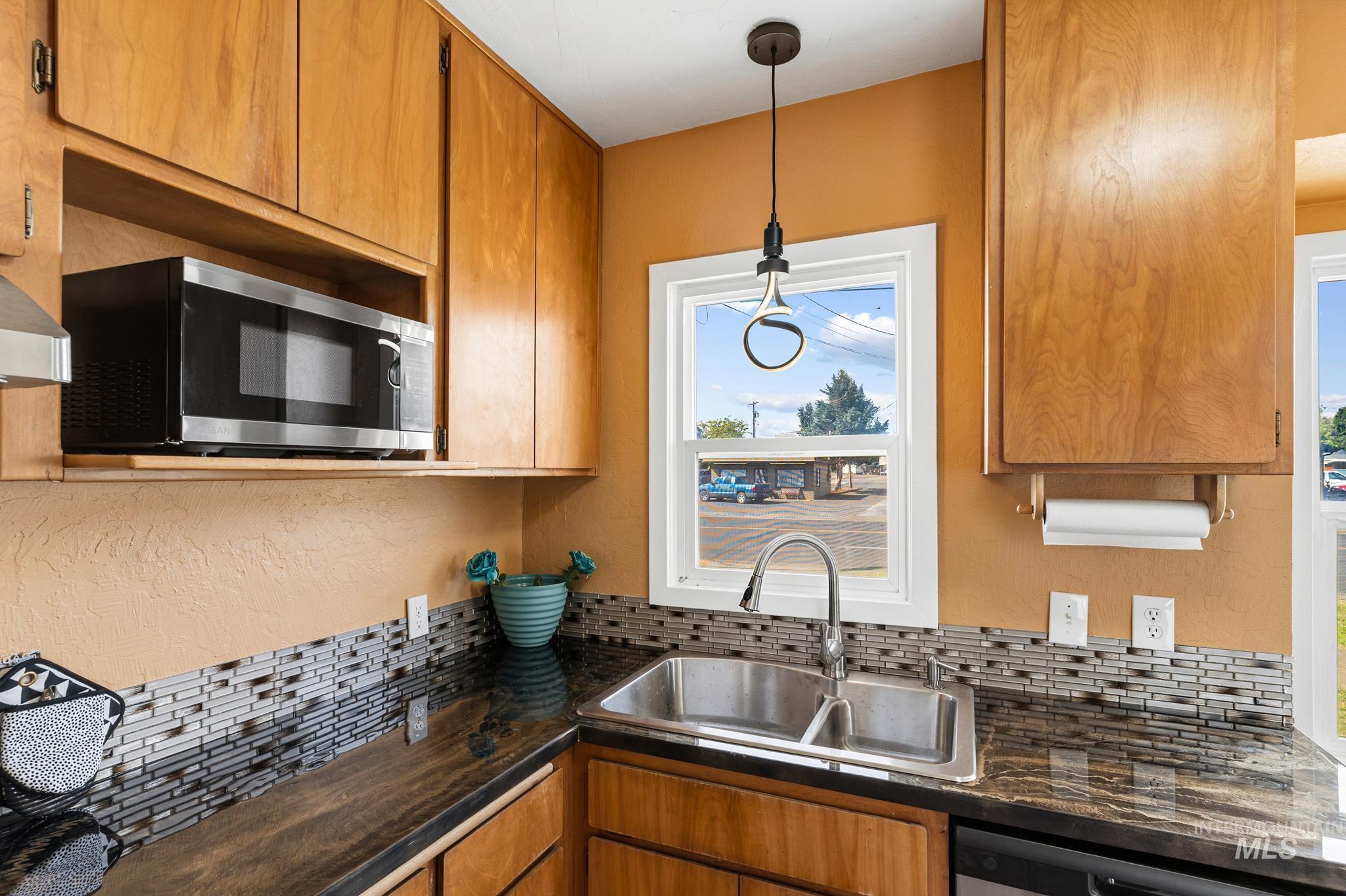 619 Thain Road, Lewiston, Idaho 83501, 3 Bedrooms, 2 Bathrooms, Residential For Sale, Price $365,000, 98987531