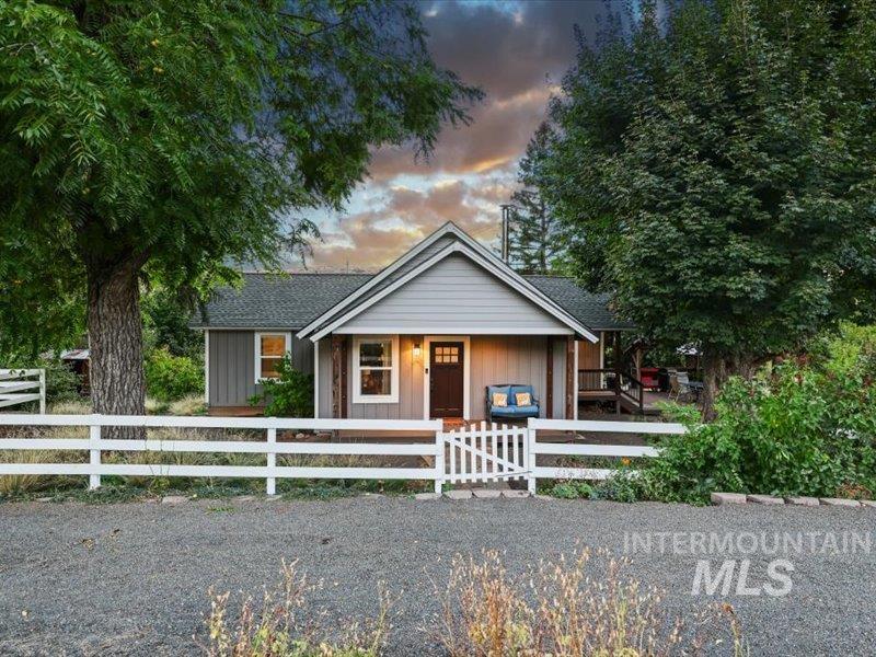 2651 Fruitvale Glendale Road, Council, Idaho 83612, 2 Bedrooms, 1 Bathroom, Residential For Sale, Price $648,000, 98987534