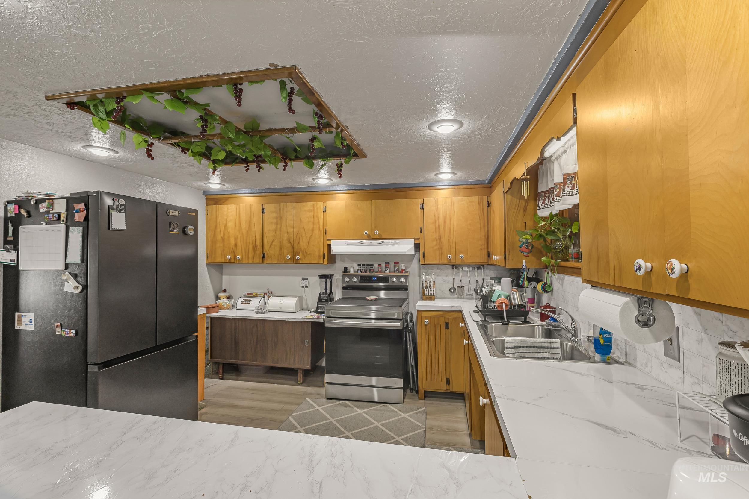 742 Fort Hall Ave, American Falls, Idaho 83211, 2 Bedrooms, 1.5 Bathrooms, Residential For Sale, Price $269,900, 98987537