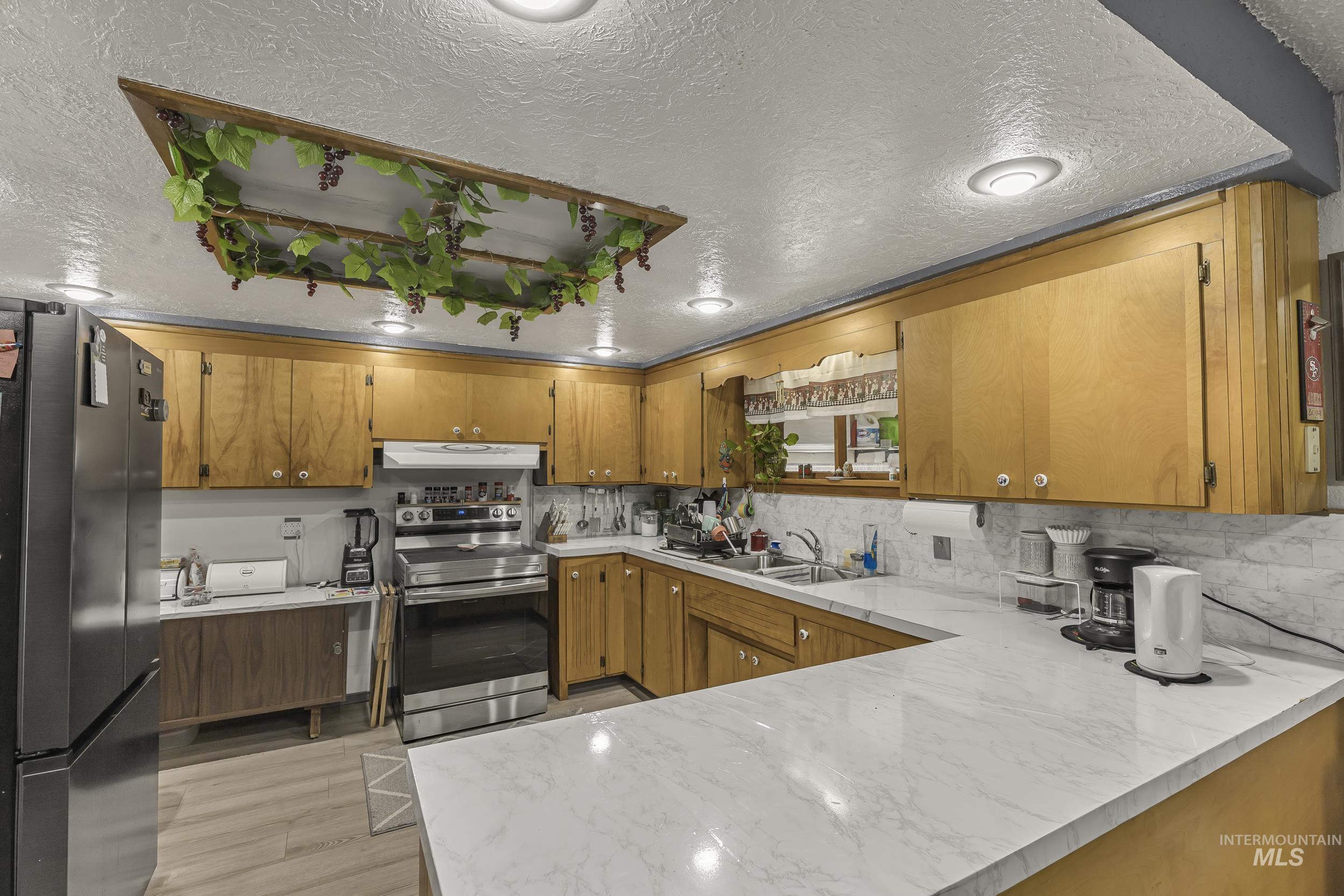 742 Fort Hall Ave, American Falls, Idaho 83211, 2 Bedrooms, 1.5 Bathrooms, Residential For Sale, Price $269,900, 98987537