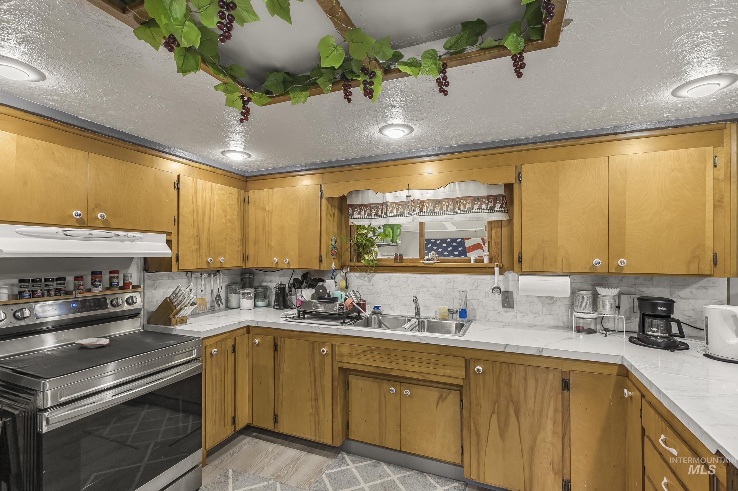 742 Fort Hall Ave, American Falls, Idaho 83211, 2 Bedrooms, 1.5 Bathrooms, Residential For Sale, Price $269,900, 98987537