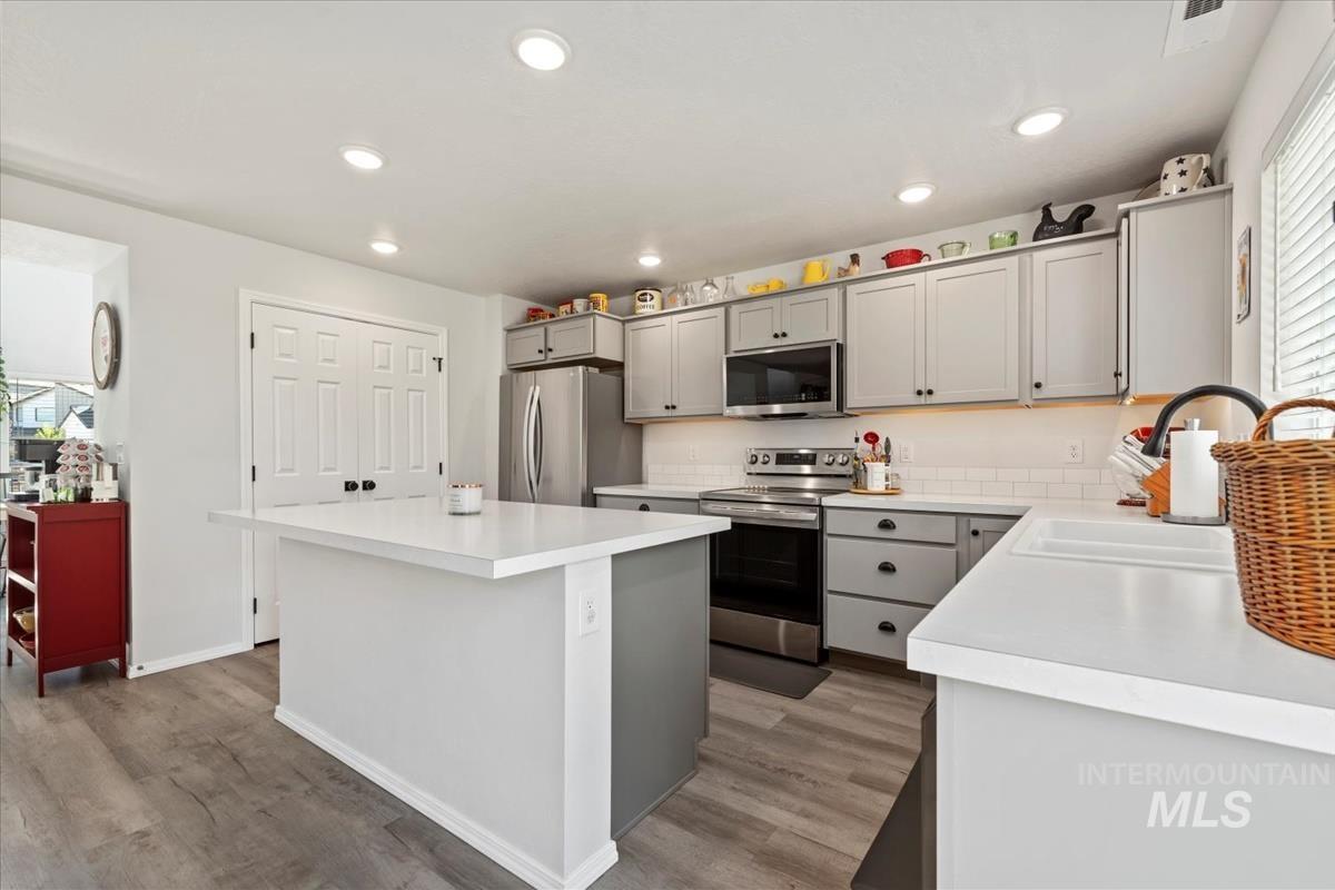 4800 Endicott Dr., Caldwell, Idaho 83605, 4 Bedrooms, 2.5 Bathrooms, Residential For Sale, Price $495,000, 98987538